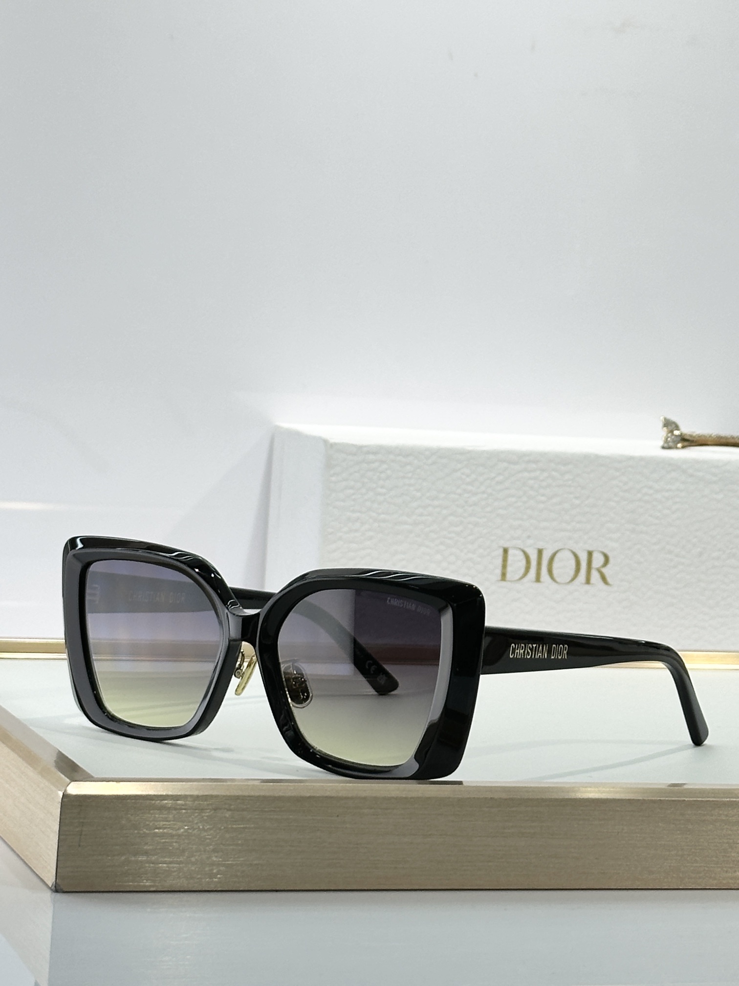 square gradient Dior Black Acetate Sunglasses – Dior Black Acetate