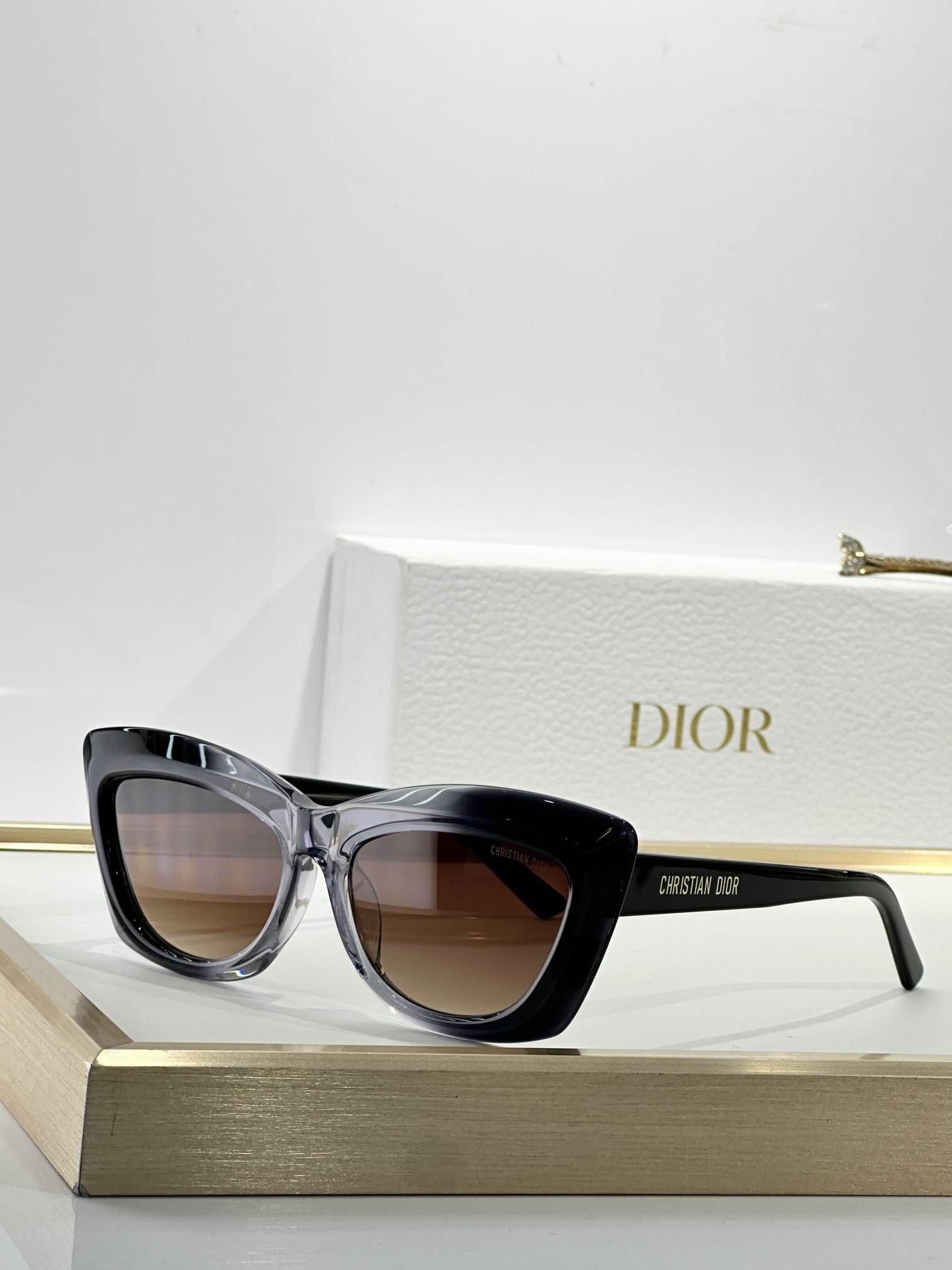 Christian Dior Luxury Cat-Eye Sunglasses – Designer Eyewear