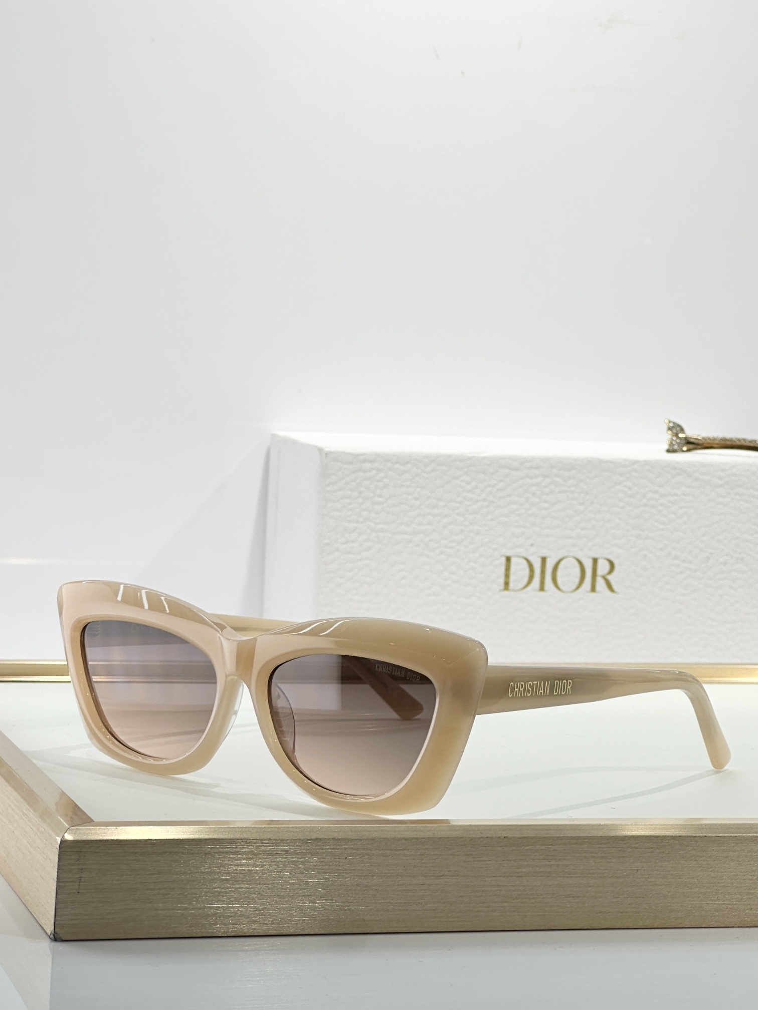 Christian Dior Luxury Cat-Eye Sunglasses – Designer Eyewear