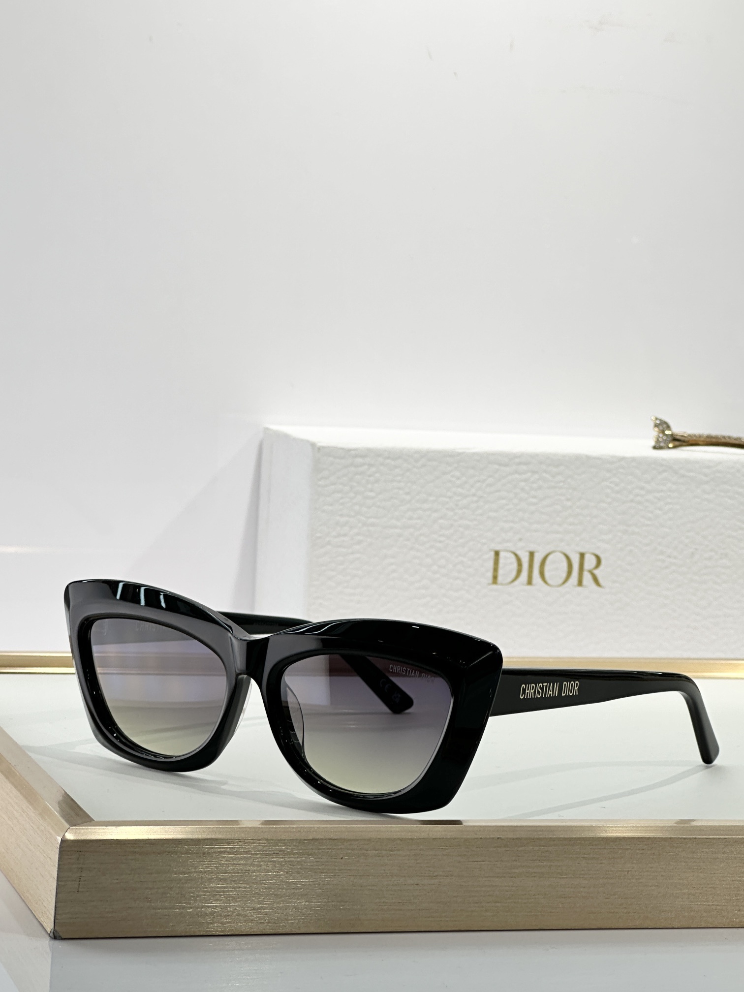 Christian Dior Luxury Cat-Eye Sunglasses – Designer Eyewear