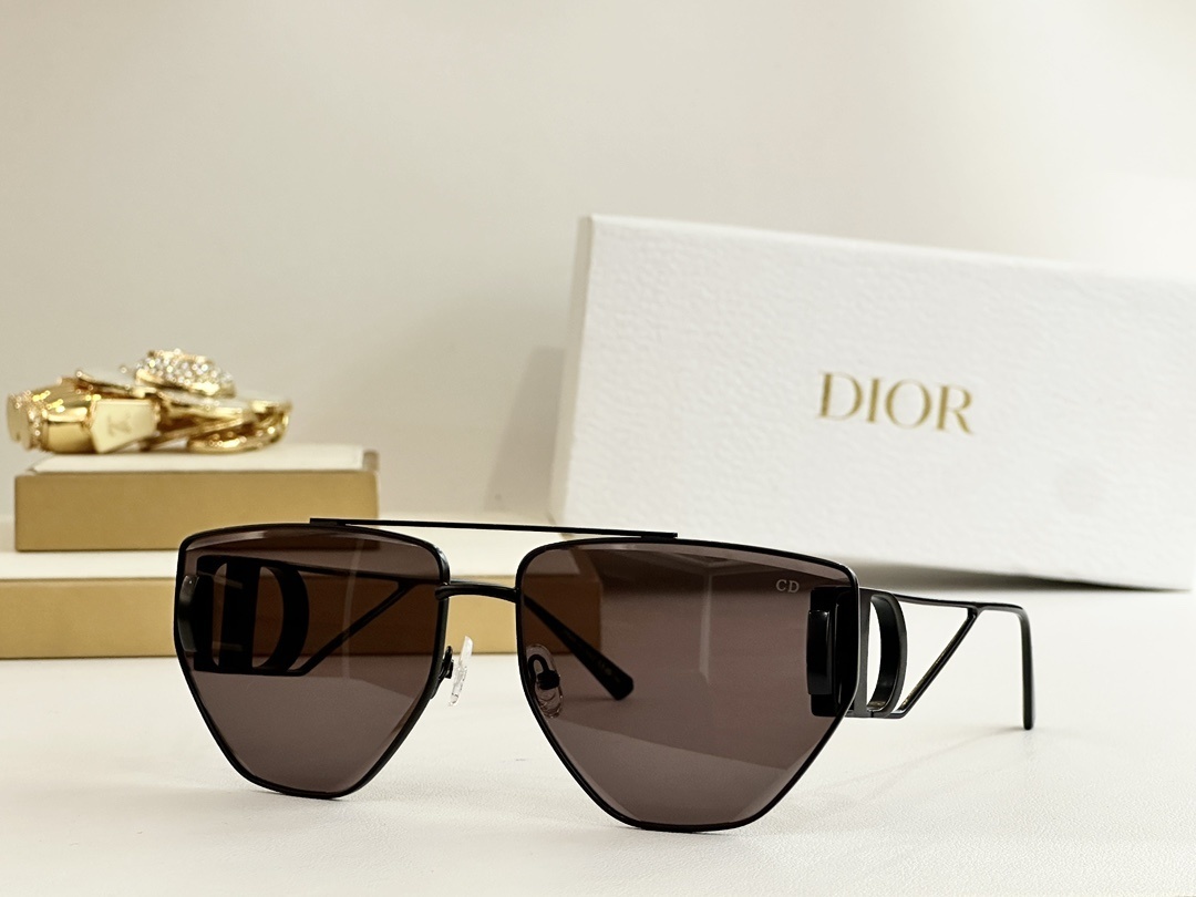 Dior Signature Oversized Geometric Sunglasses with CD Logo