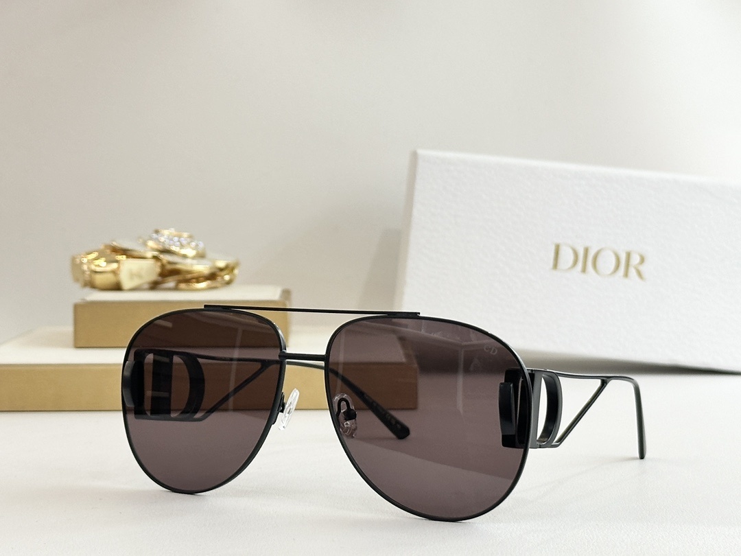 Dior Signature Aviator Sunglasses – Luxury Pilot Eyewear