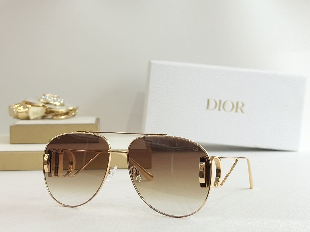 Dior Signature Aviator Sunglasses – Luxury Pilot Eyewear