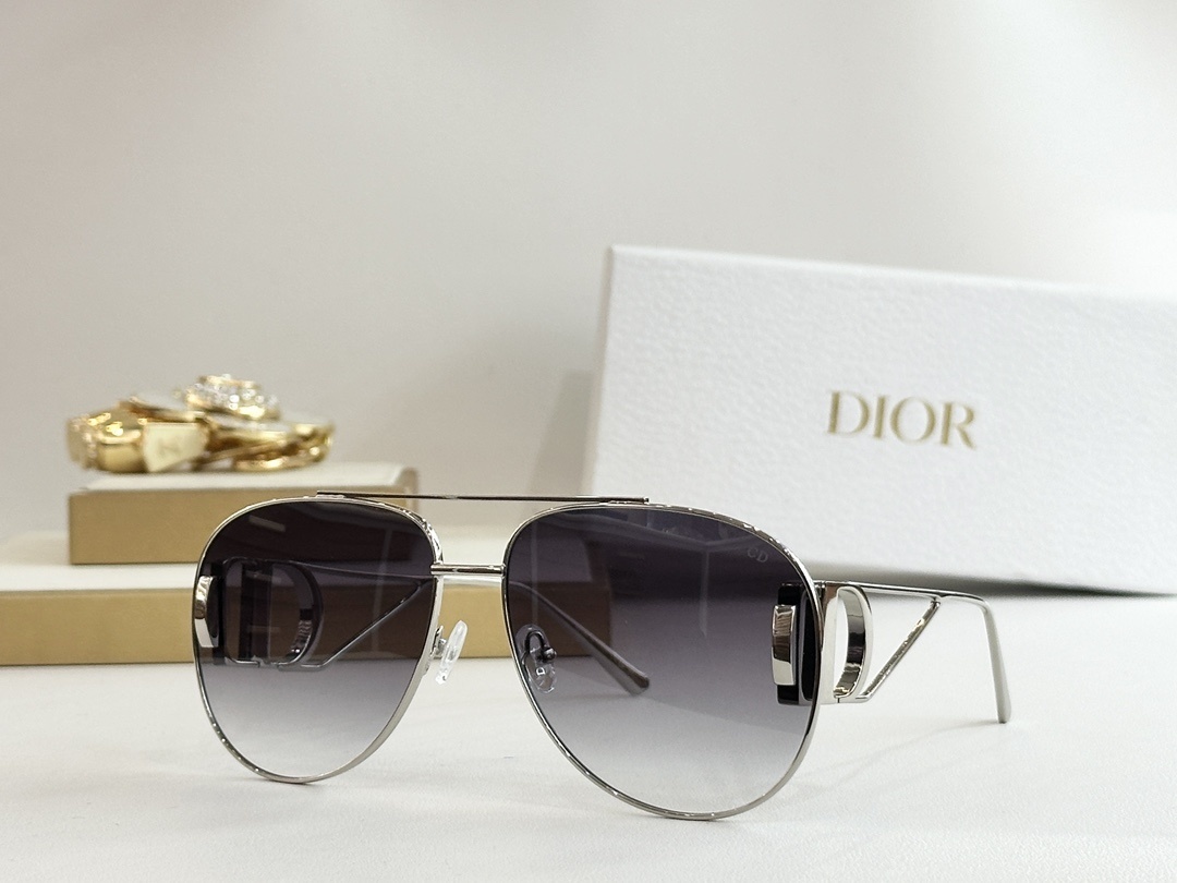 Dior Signature Aviator Sunglasses – Luxury Pilot Eyewear