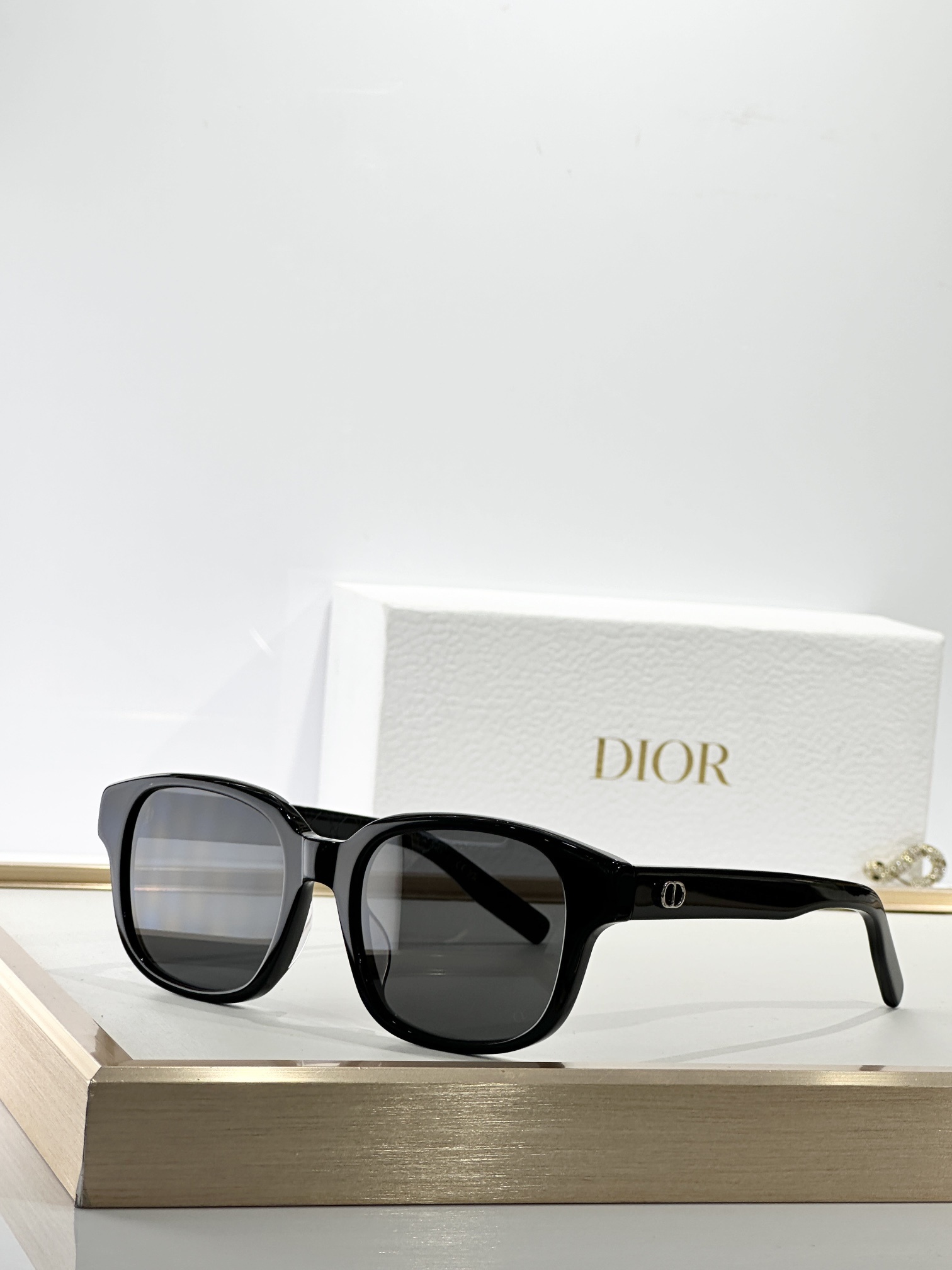 Dior Luxury Square Sunglasses – Iconic Designer Eyewear