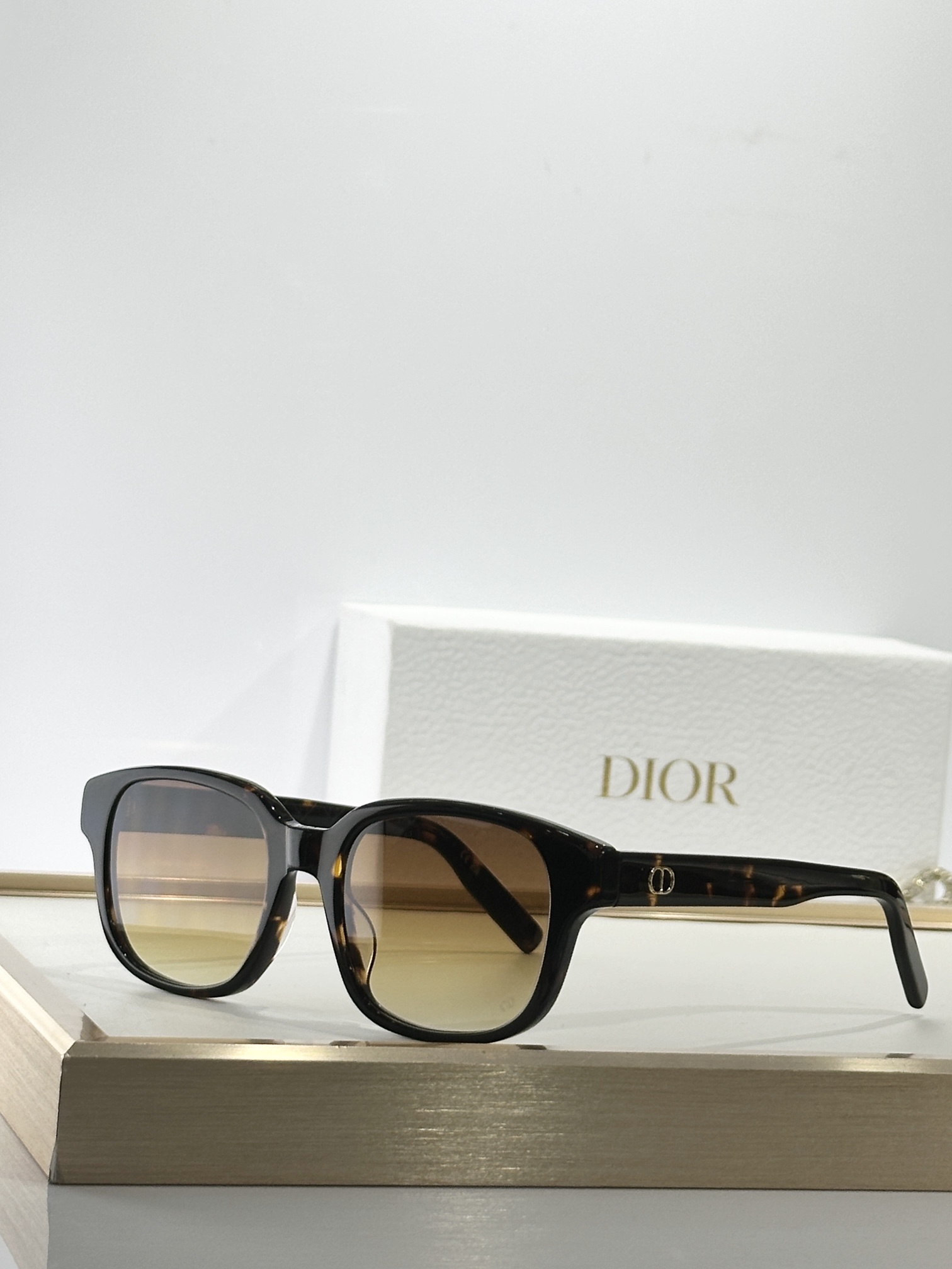Dior Luxury Square Sunglasses – Iconic Designer Eyewear