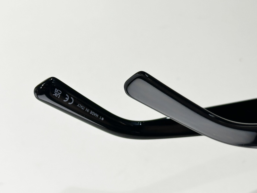 DiorMidnight B3I Black Butterfly Sunglasses – Luxury Eyewear