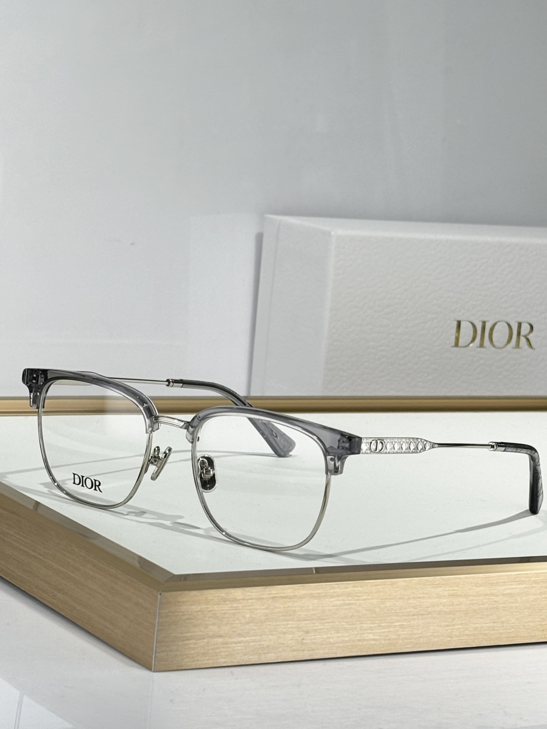 Dior Luxury Half-Rim Eyeglasses – Elegant Designer Frames