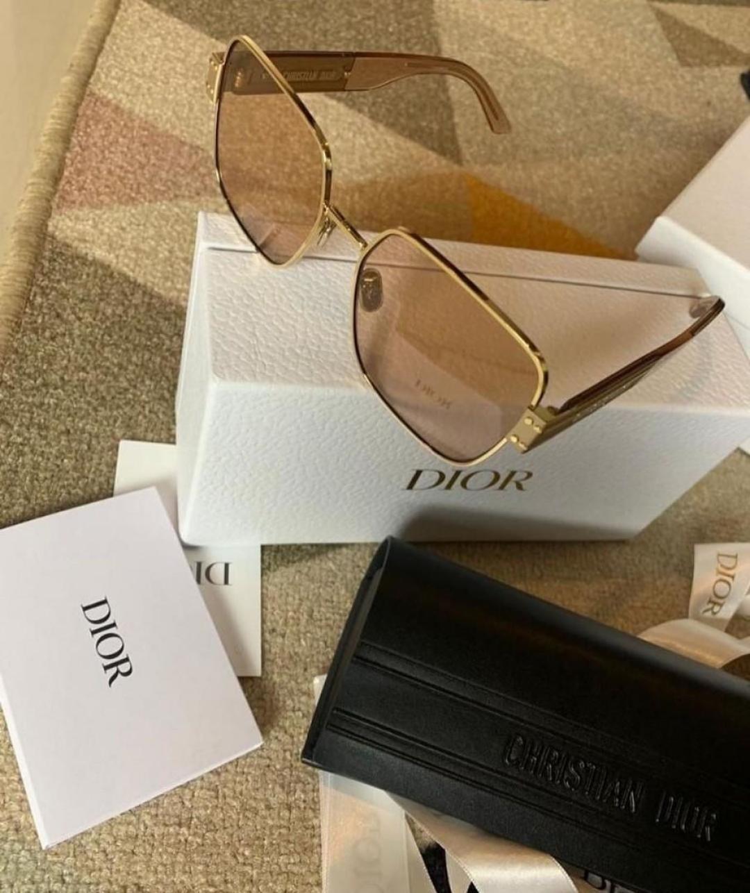 Luxury Oversized Square Sunglasses with Gold Signature Detail