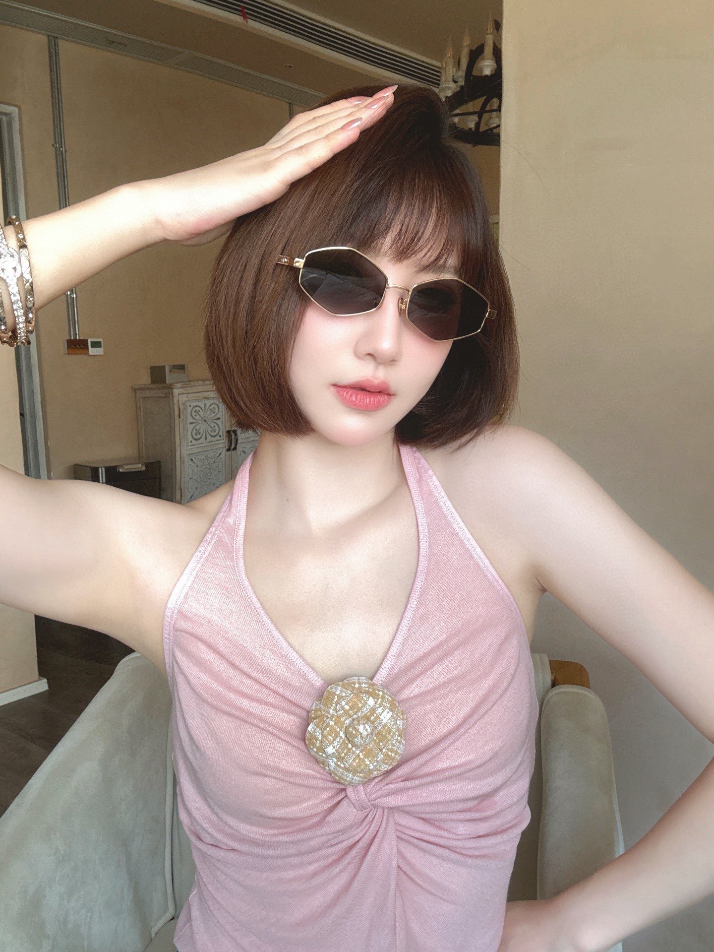 Geometric Frame Sunglasses – Gold Trimmed Lens