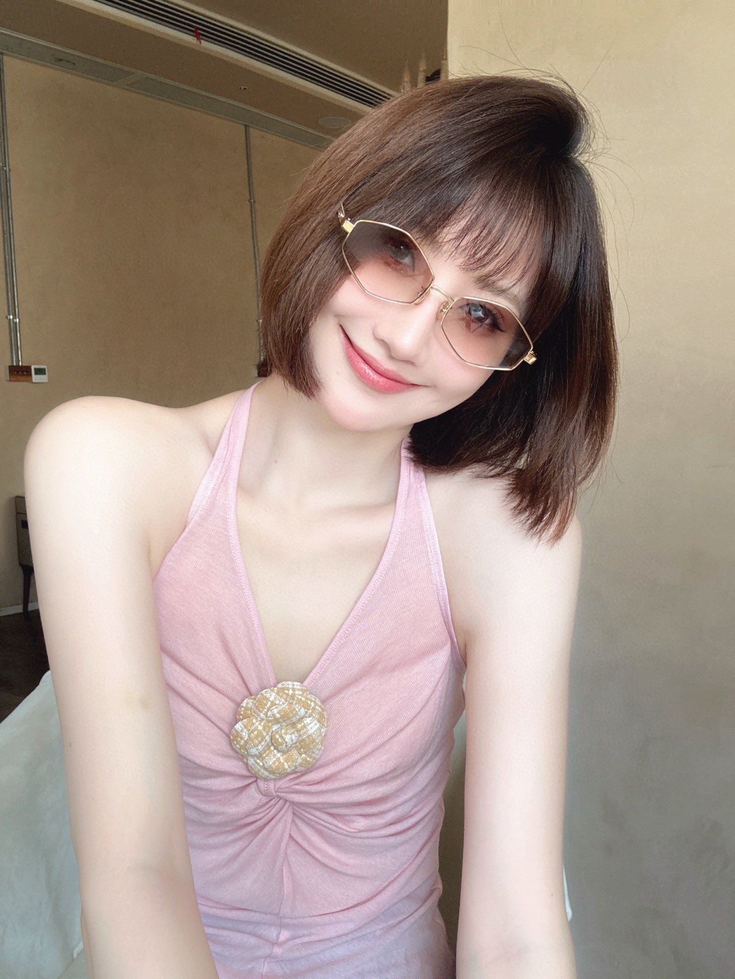 Chic Geometric Hexagonal Metal Frame Sunglasses for Women