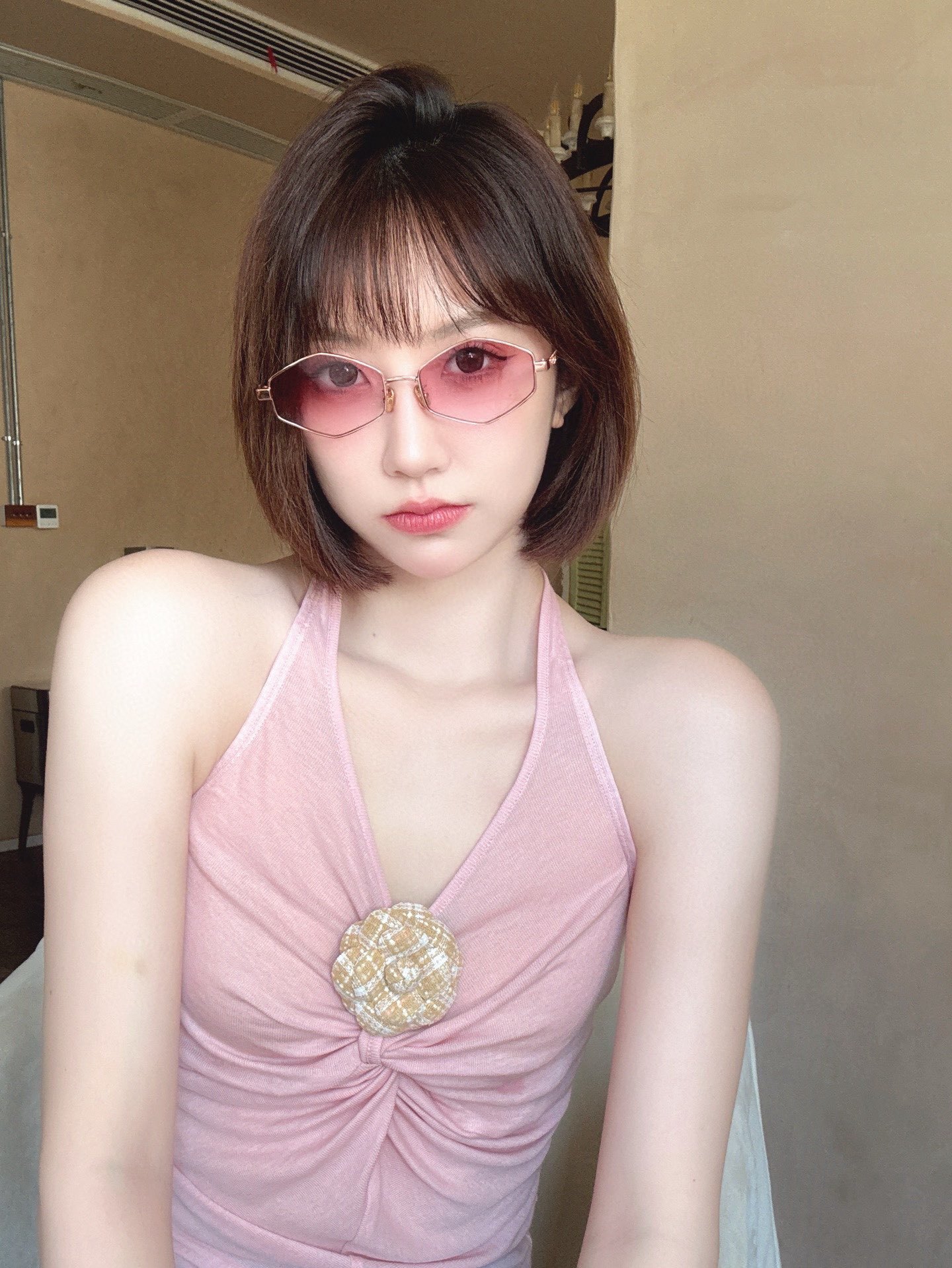 Chic Geometric Hexagonal Metal Frame Sunglasses for Women