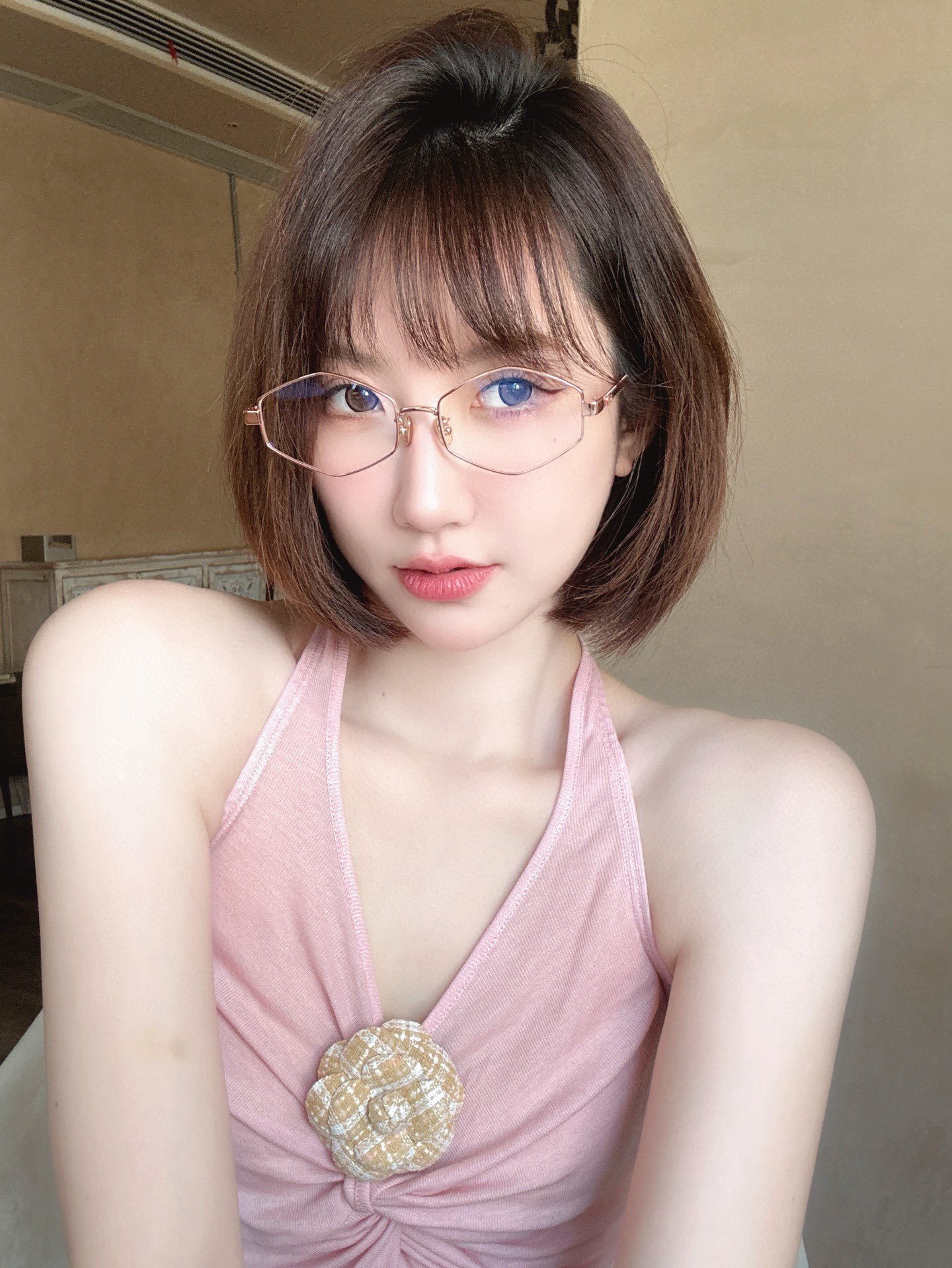 Chic Geometric Hexagonal Metal Frame Sunglasses for Women