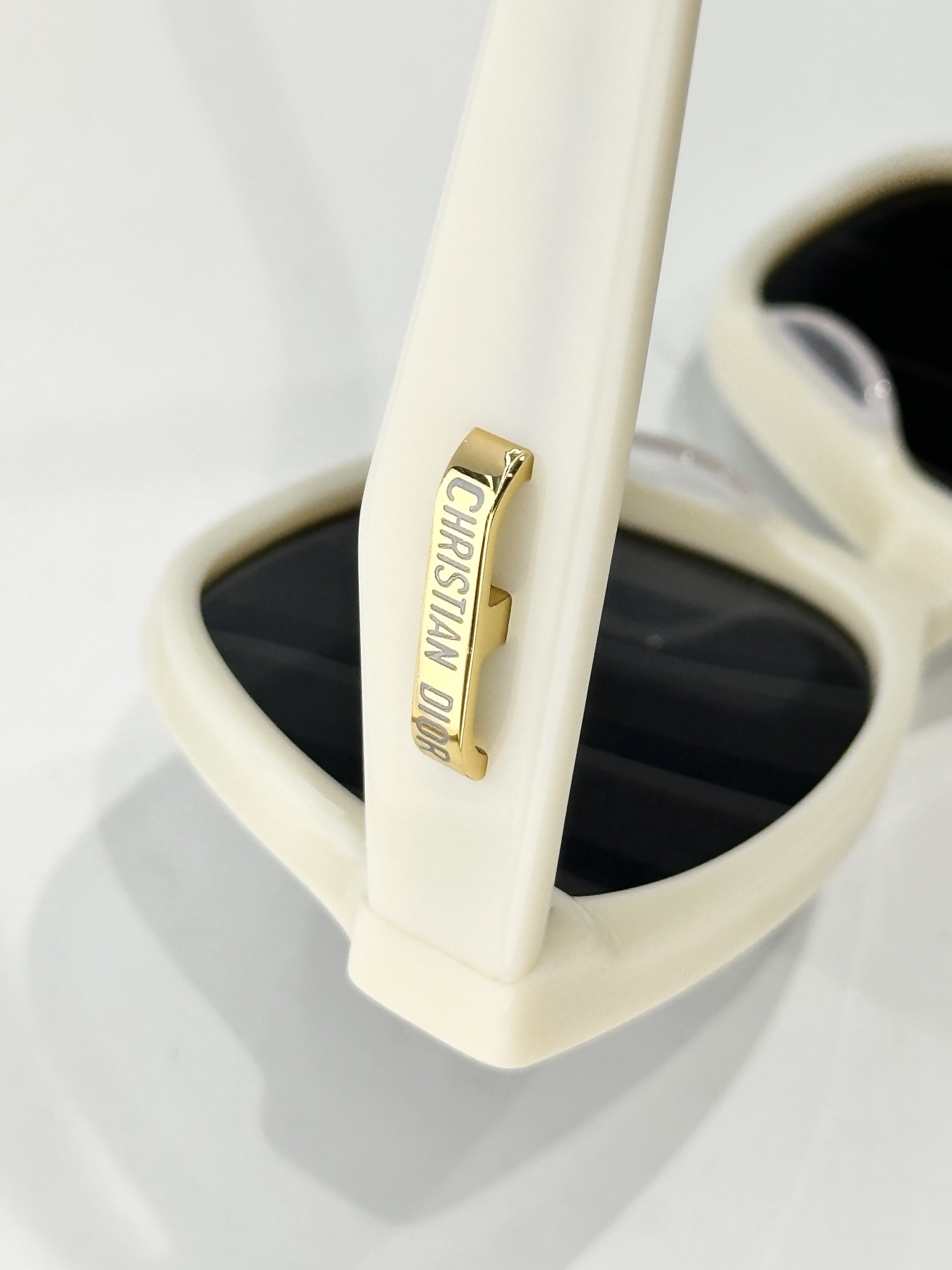 Dior Signature Ivory Cat-Eye Sunglasses – Luxury Eyewear