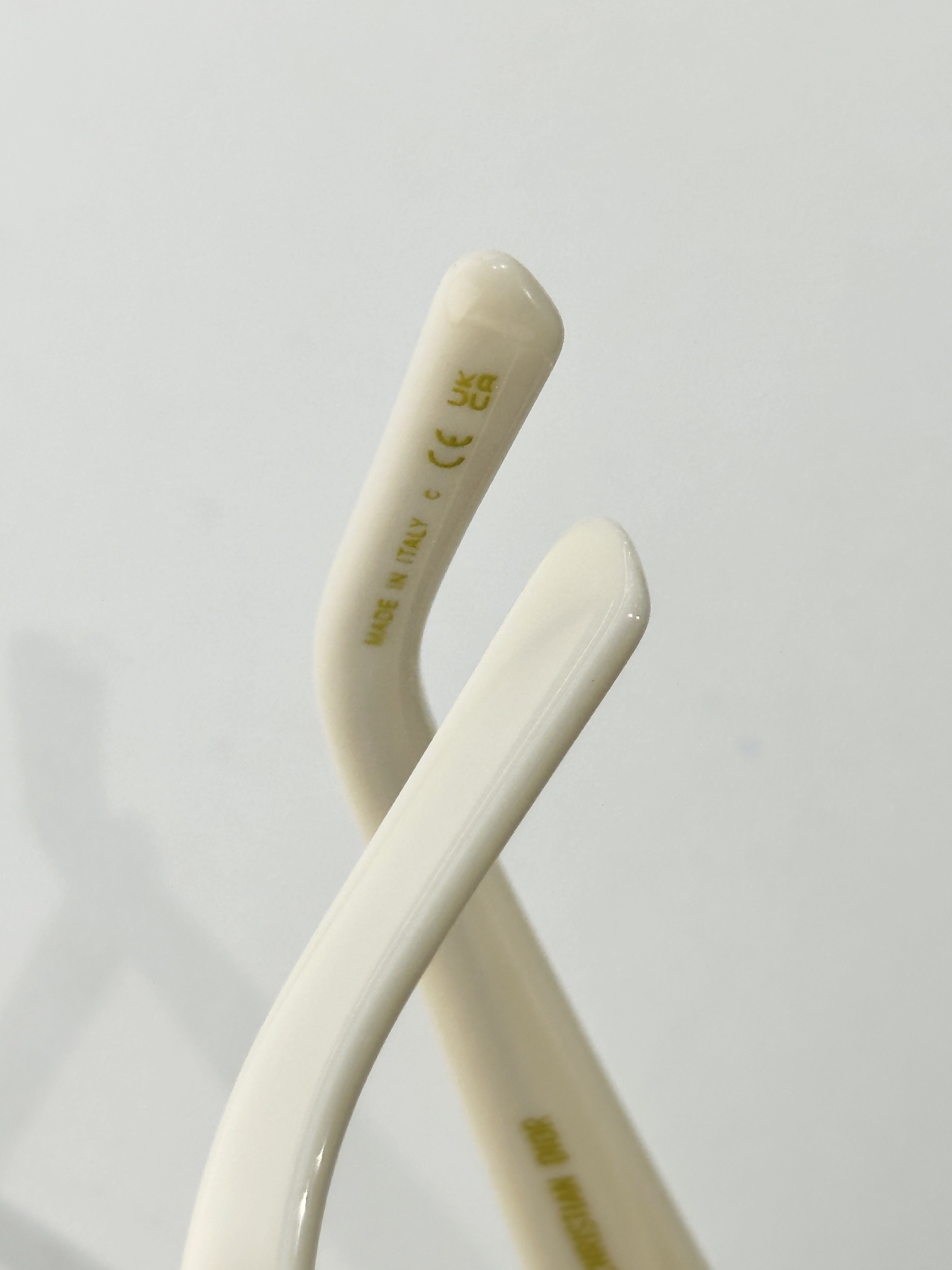 Dior Signature Ivory Cat-Eye Sunglasses – Luxury Eyewear