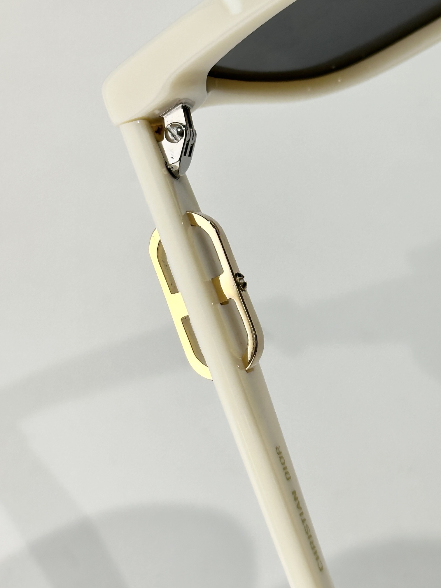 Dior Signature Ivory Cat-Eye Sunglasses – Luxury Eyewear