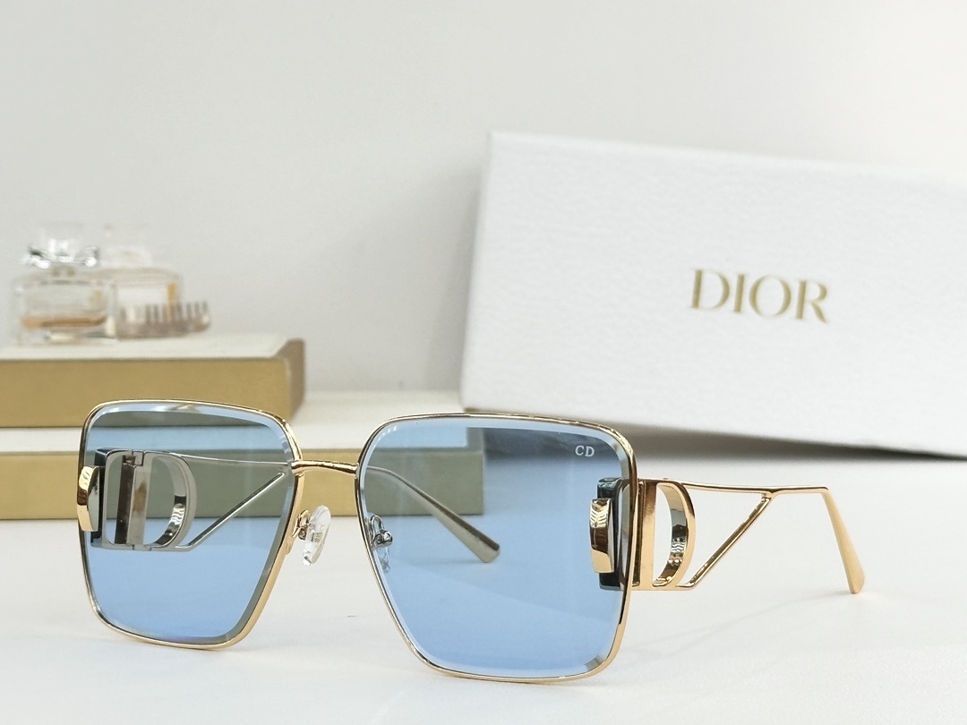 Dior Oversized Square Sunglasses – Luxury Gold Metal Frame
