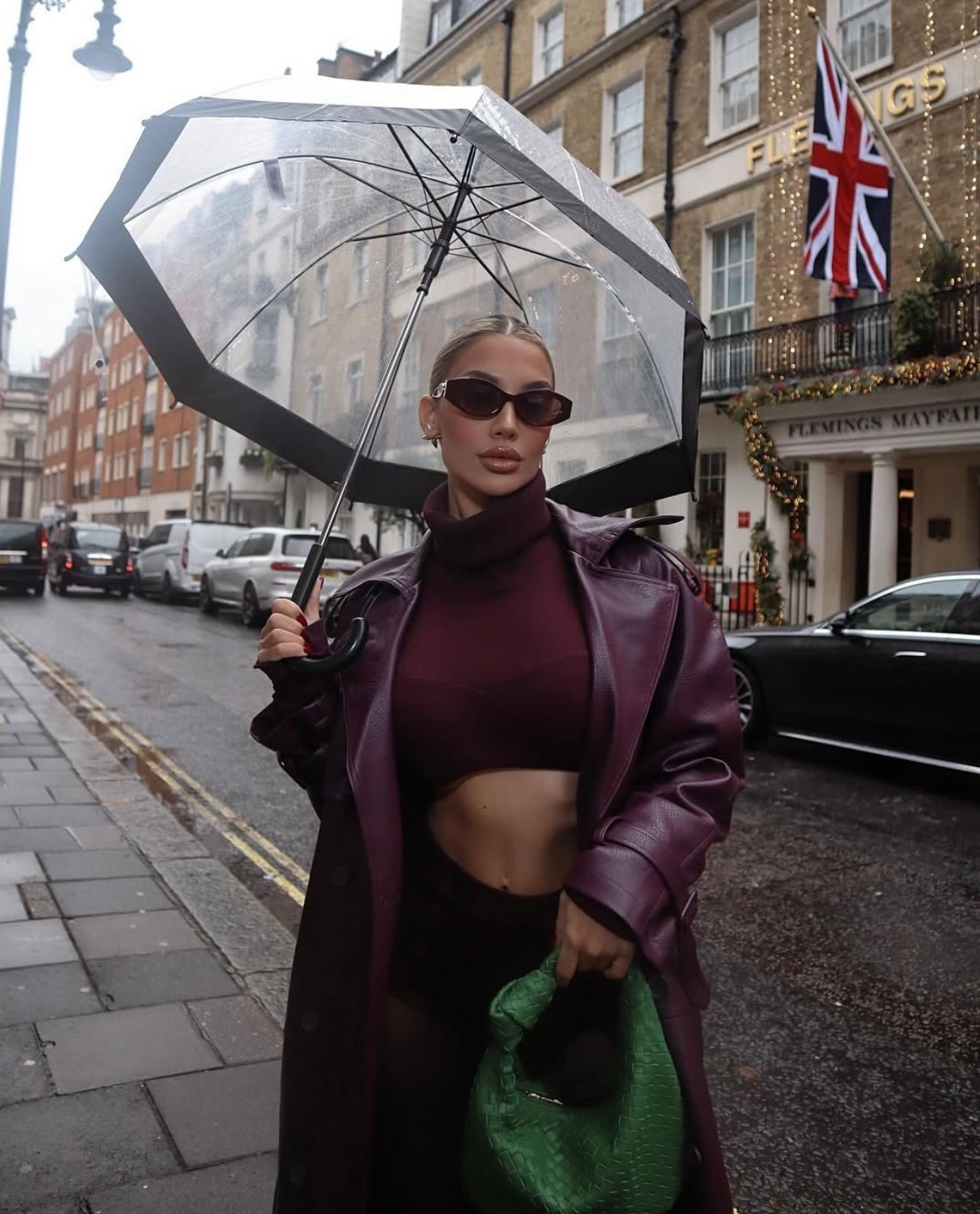 Dior Luxury Cat-Eye Sunglasses with Iconic CD Logo Temples