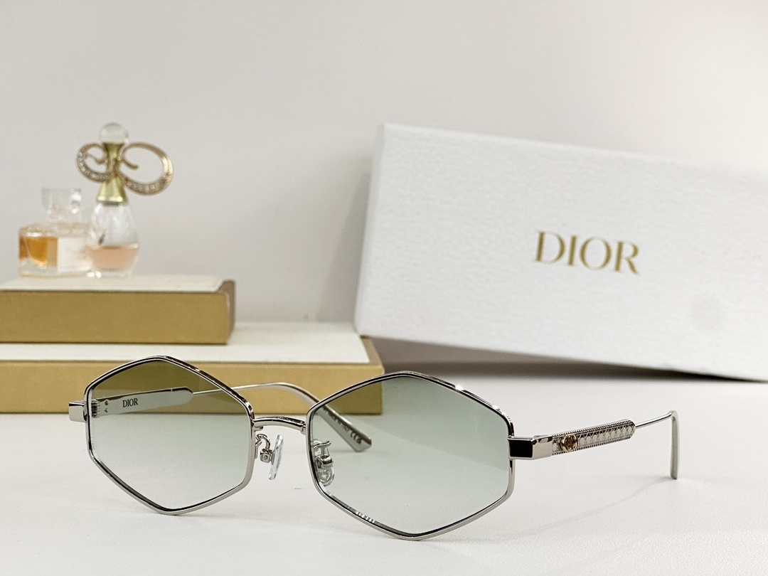 Dior DiorCannage R3U Hexagonal Gradient Green Sunglasses