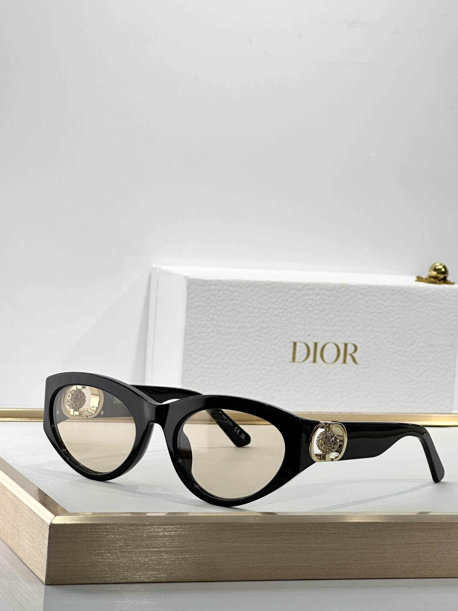 Dior Cat-Eye Sunglasses with Crystal CD Logo – Luxury Eyewear