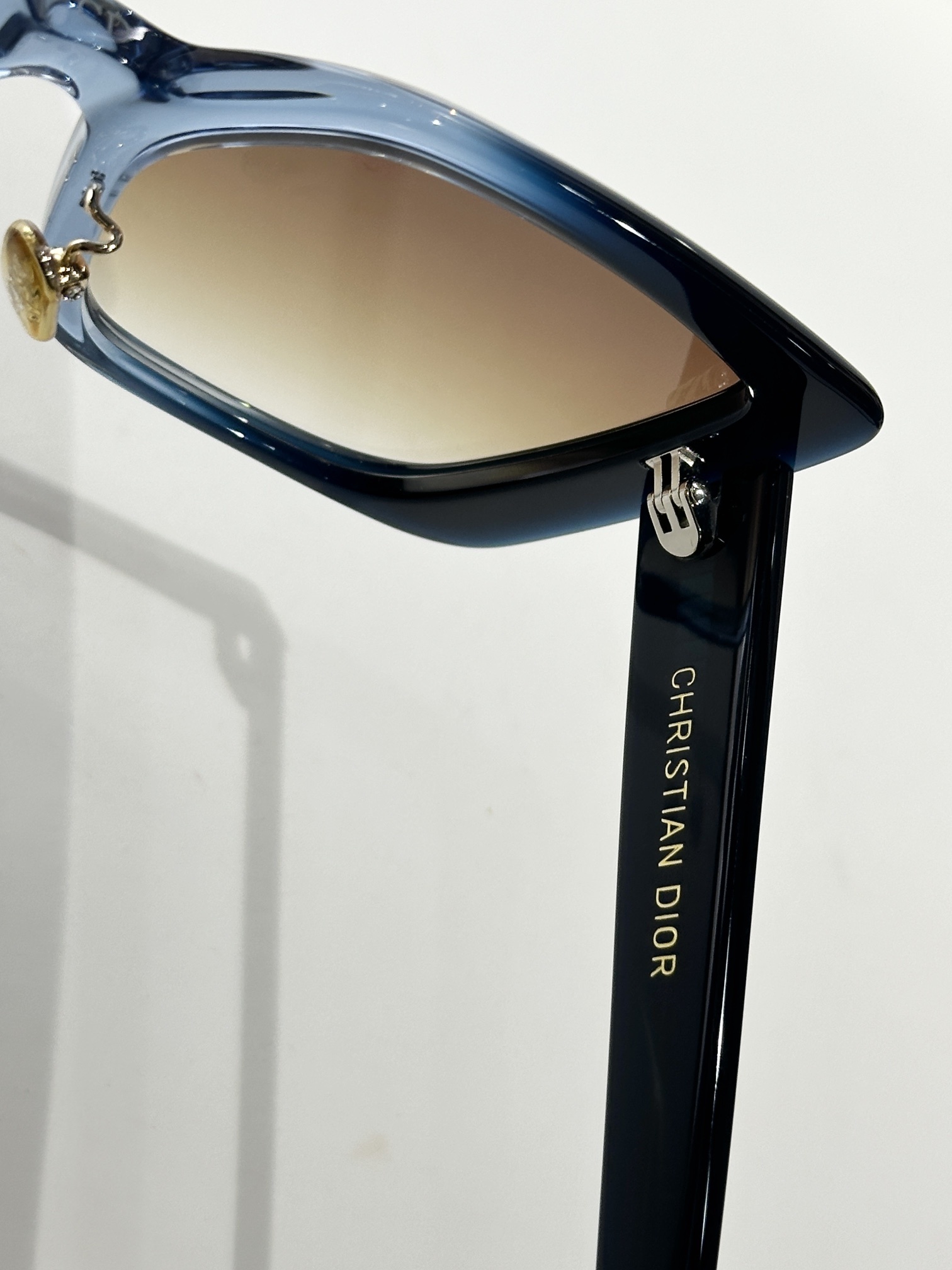 DiorMidnight S5I Square Sunglasses – Gray-to-Blue Gradient