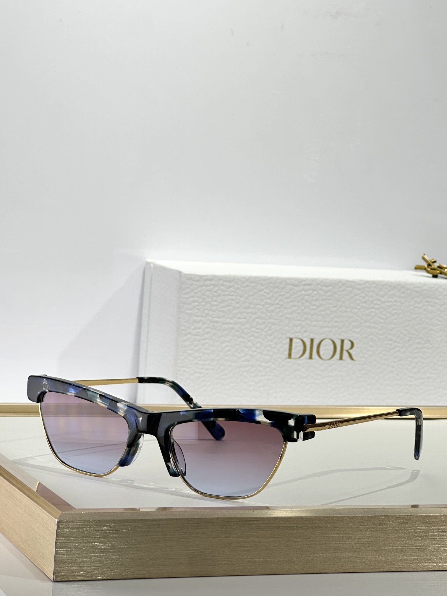Dior Signature Cat-Eye Sunglasses – Luxury Designer Eyewear