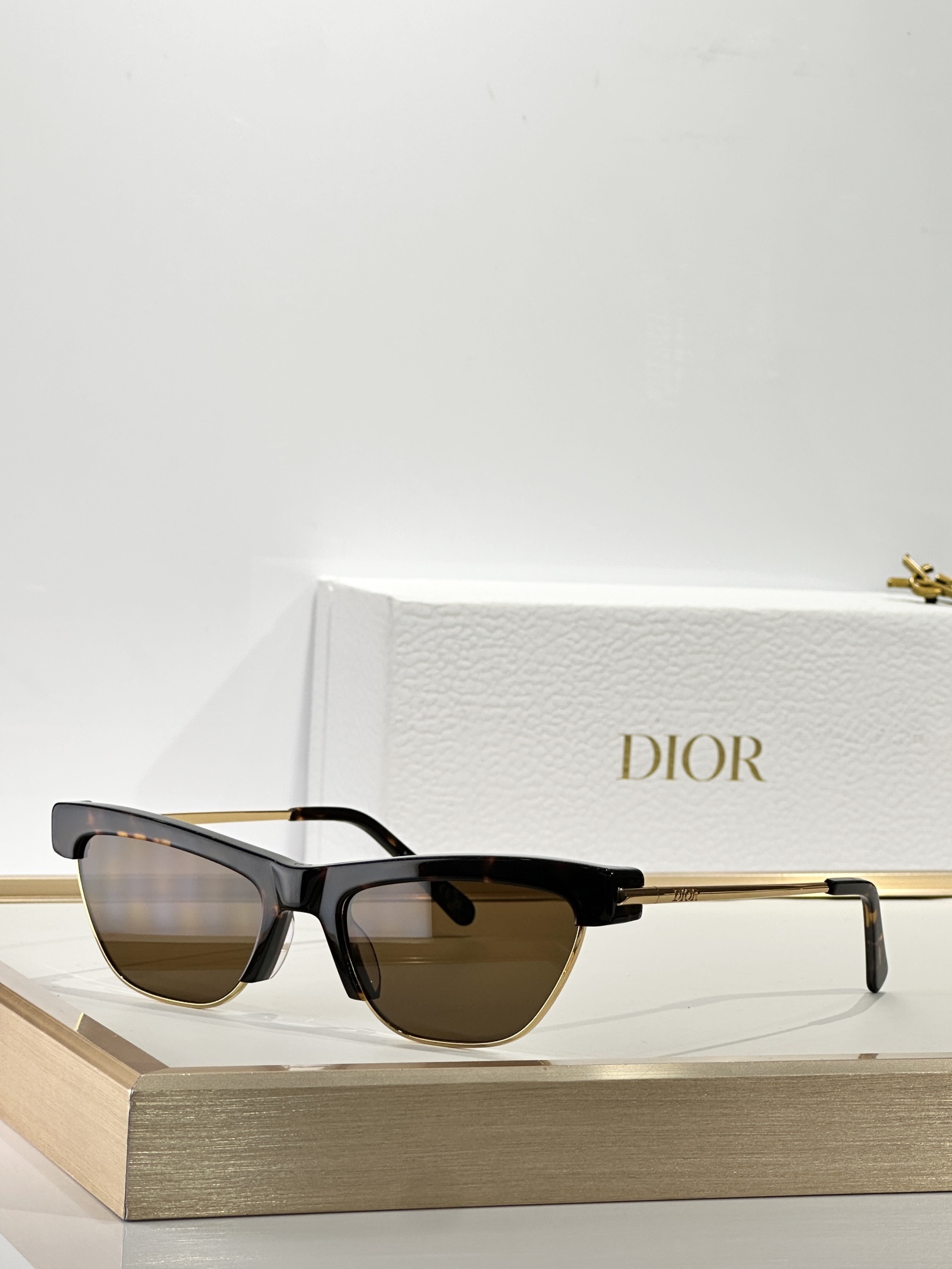 Dior Signature Cat-Eye Sunglasses – Luxury Designer Eyewear