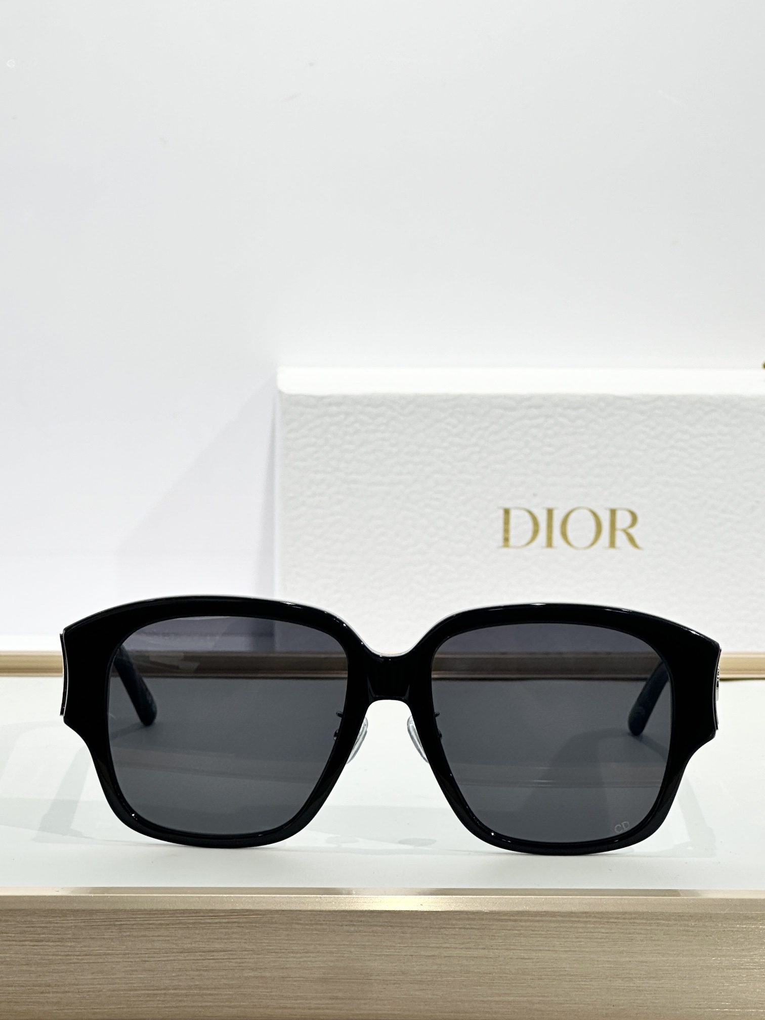 DiorGlow S2I Black Square Sunglasses – Luxury Women’s Eyewear