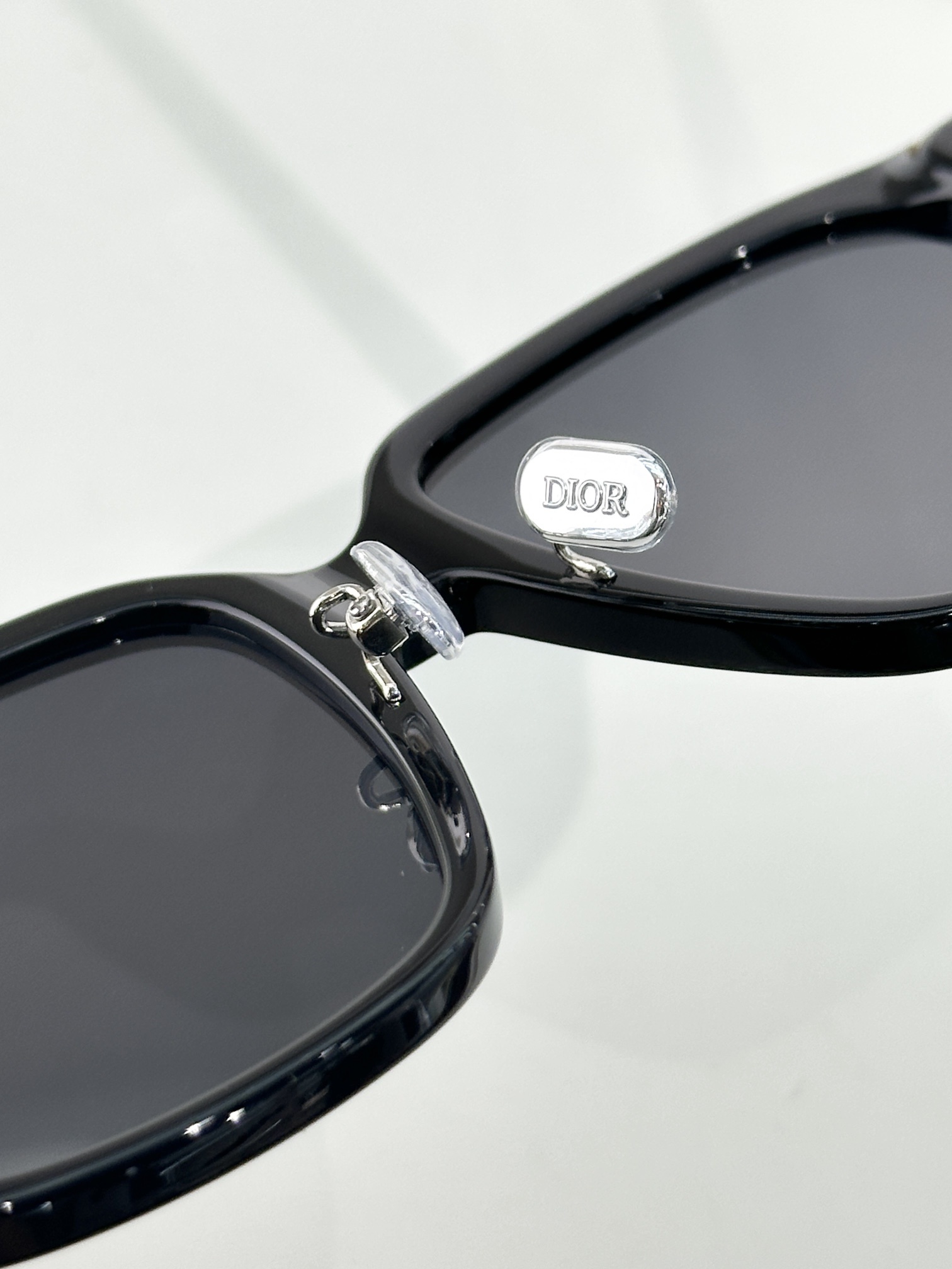 DiorGlow S2I Black Square Sunglasses – Luxury Women’s Eyewear