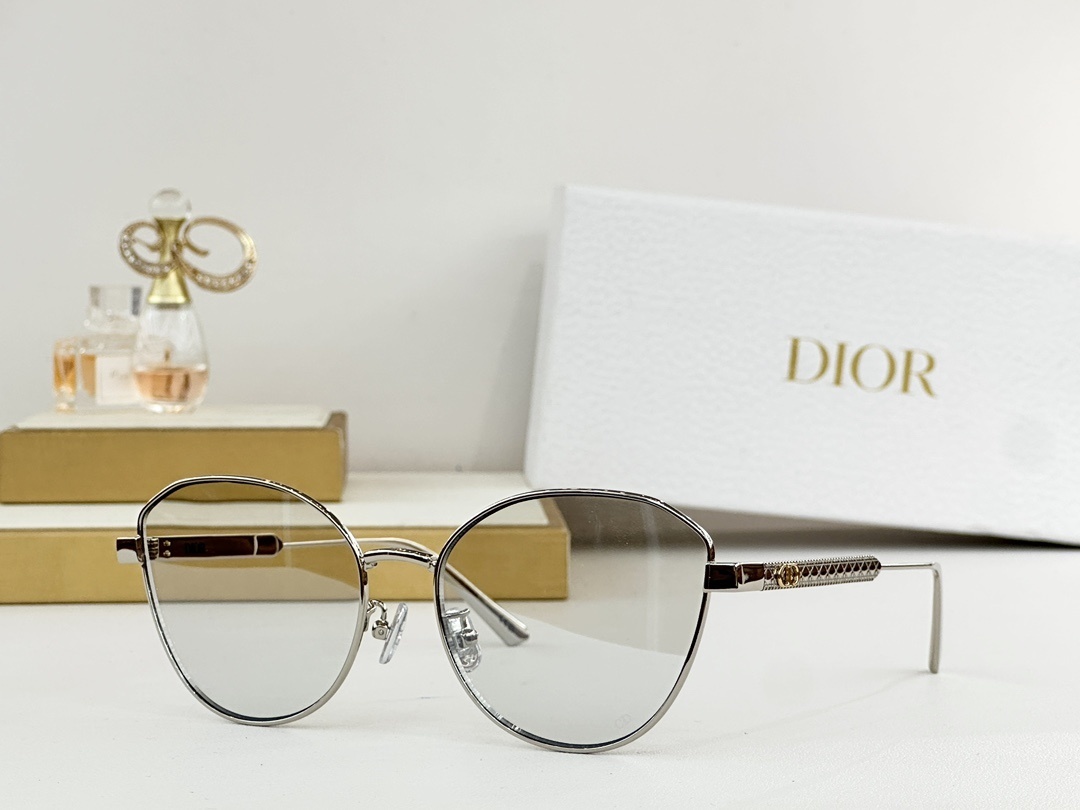 Dior Luxury Butterfly Metal Sunglasses for Women – Elegant Gradient