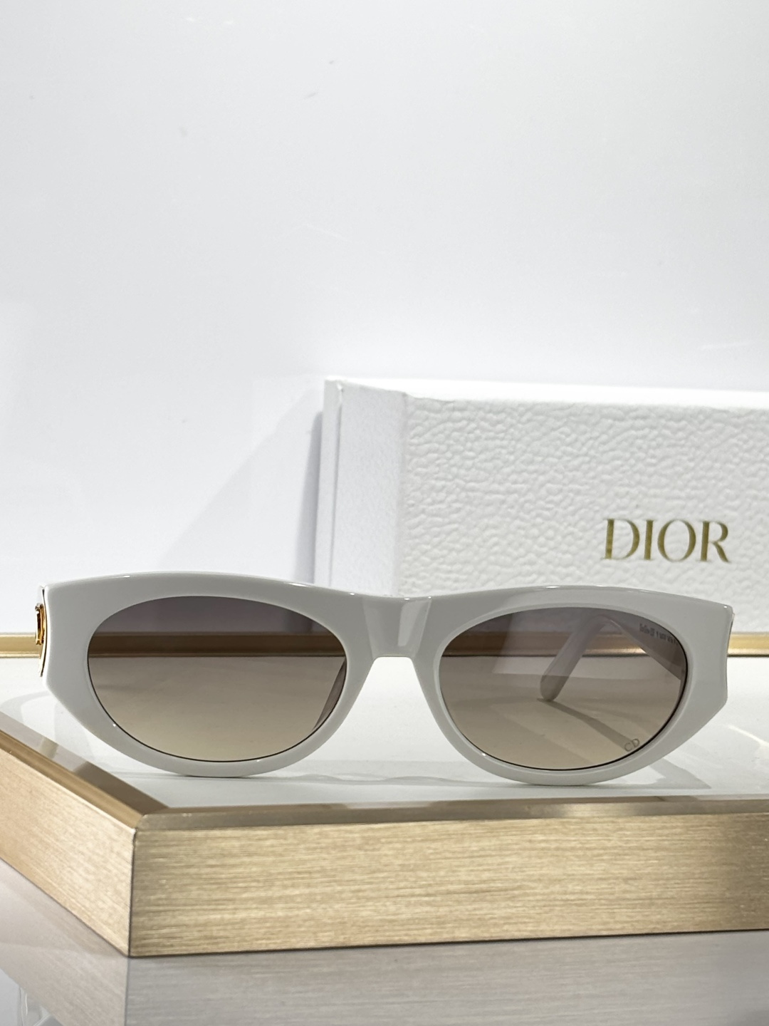 Dior MissDior B1U Cat-Eye Sunglasses – Luxury Designer Eyewear
