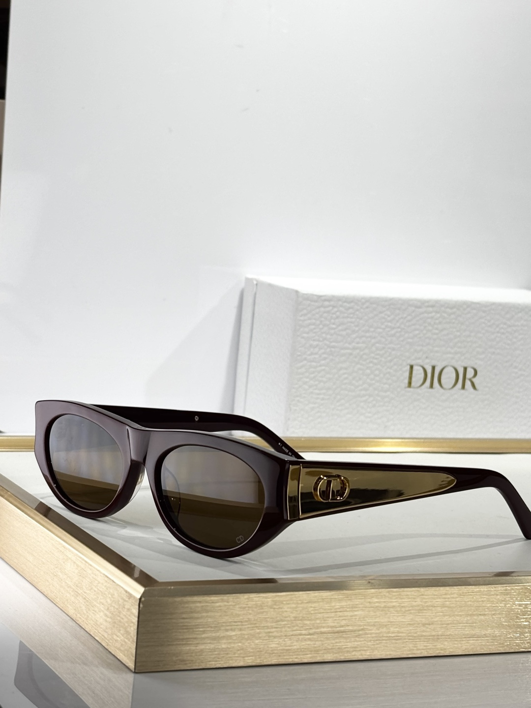 Dior Signature B1U Black Cat-Eye Sunglasses with Gold CD Logo