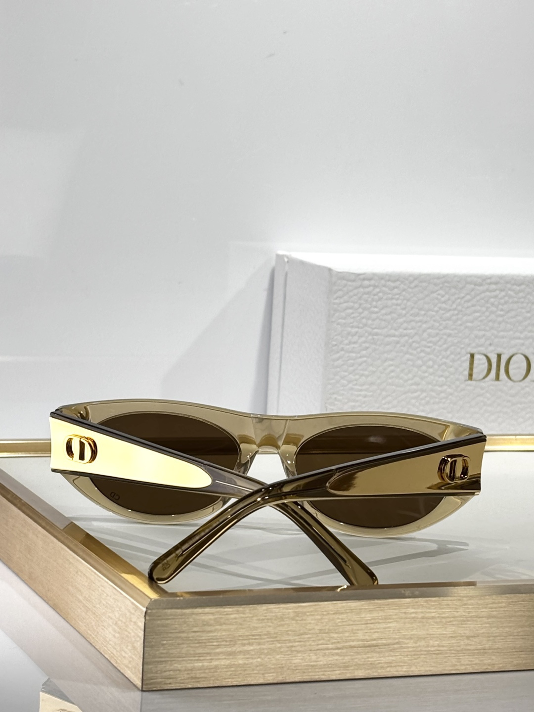 Dior Signature B1U Black Cat-Eye Sunglasses with Gold CD Logo