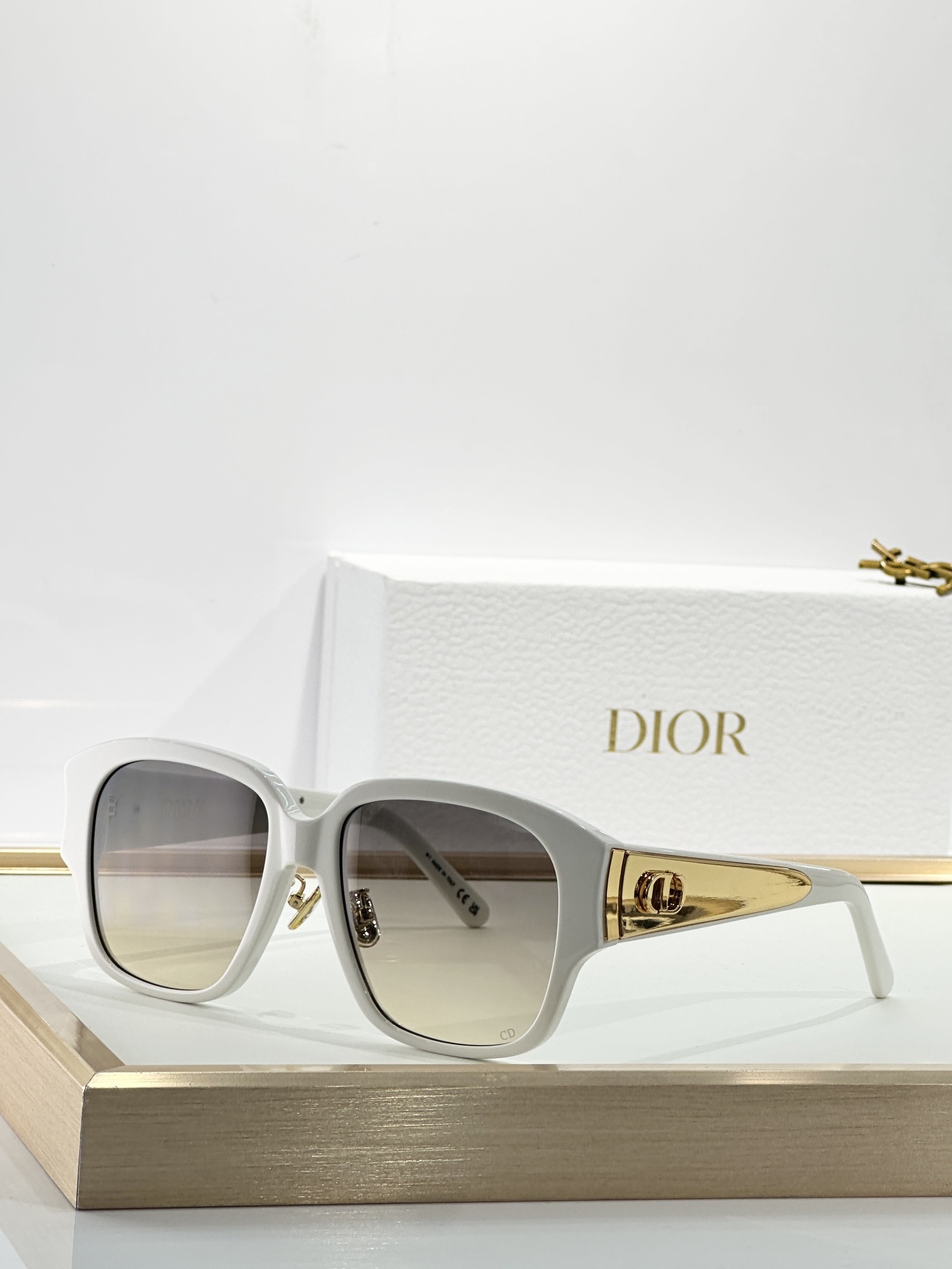 gradient Dior White Acetate Sunglasses – Dior White Acetate Gradient