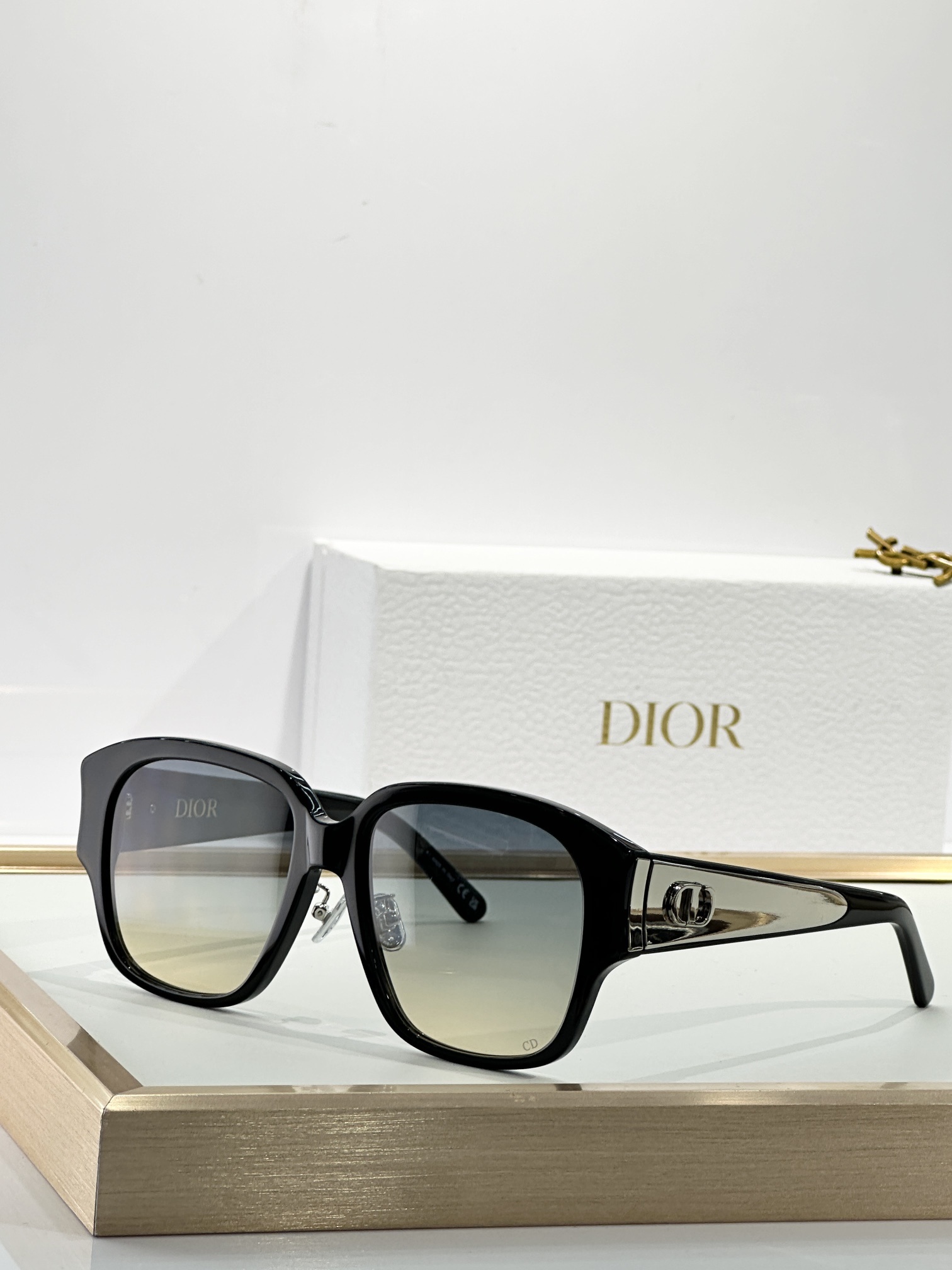 Dior Signature Oversized Square Sunglasses – Luxury Eyewear