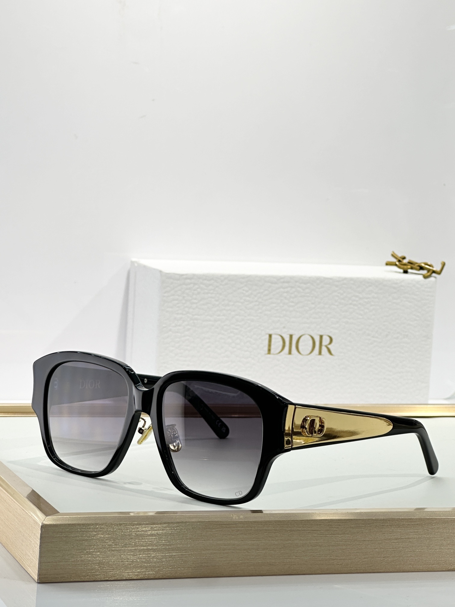 Dior Signature Oversized Square Sunglasses – Luxury Eyewear
