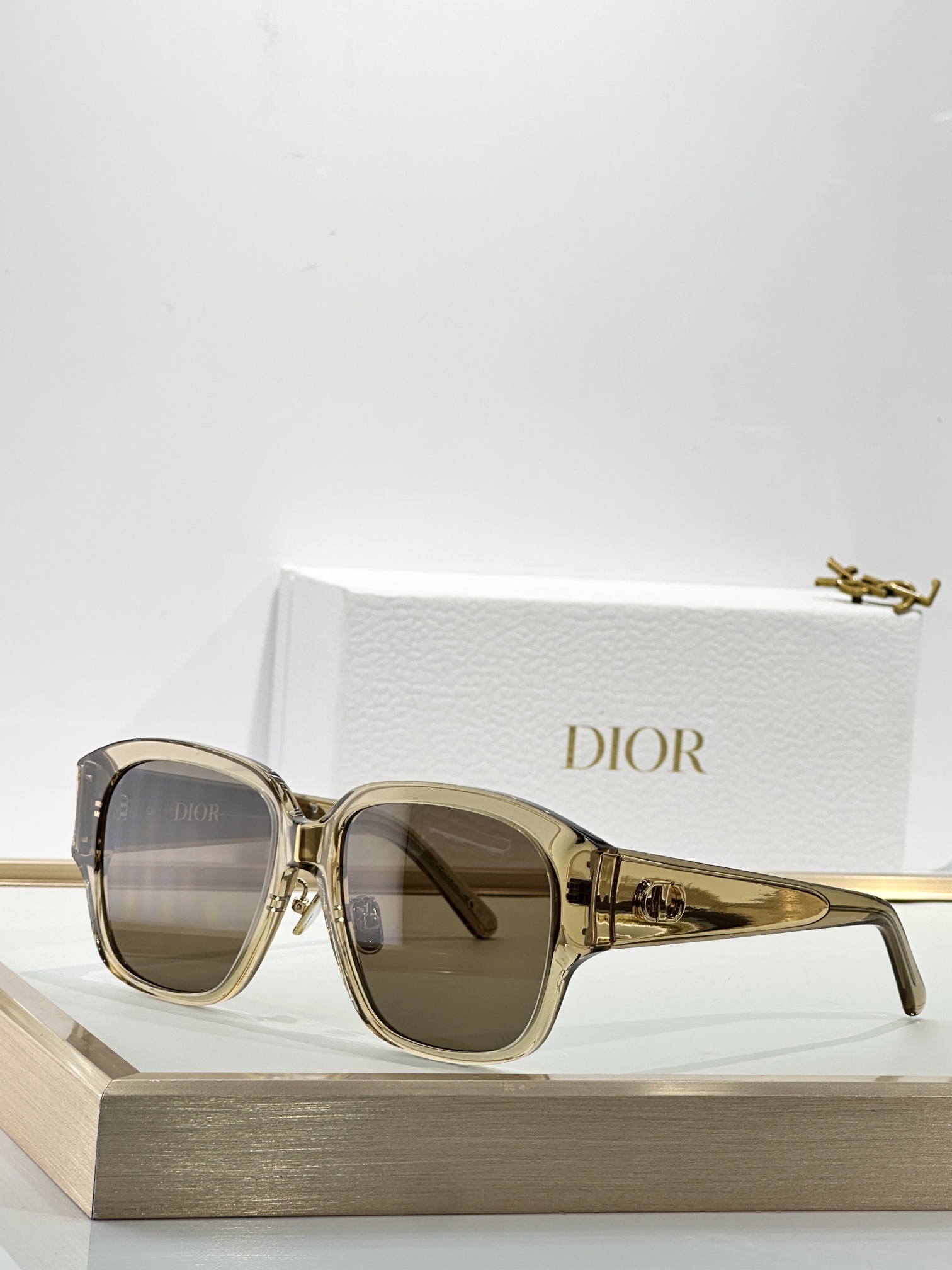 Dior Signature Oversized Square Sunglasses – Luxury Eyewear