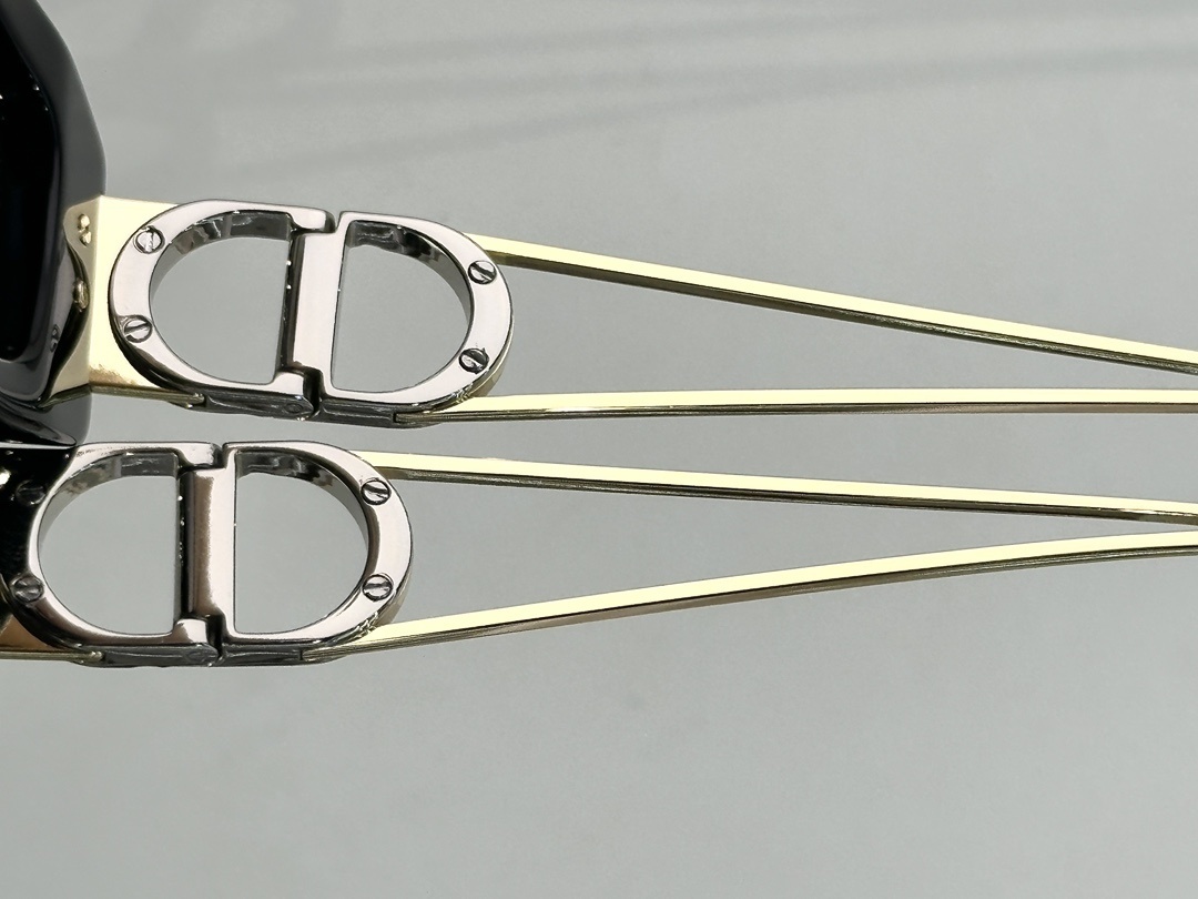 Dior 30Montaigne S14F Black Rectangular Sunglasses – Luxury Eyewear