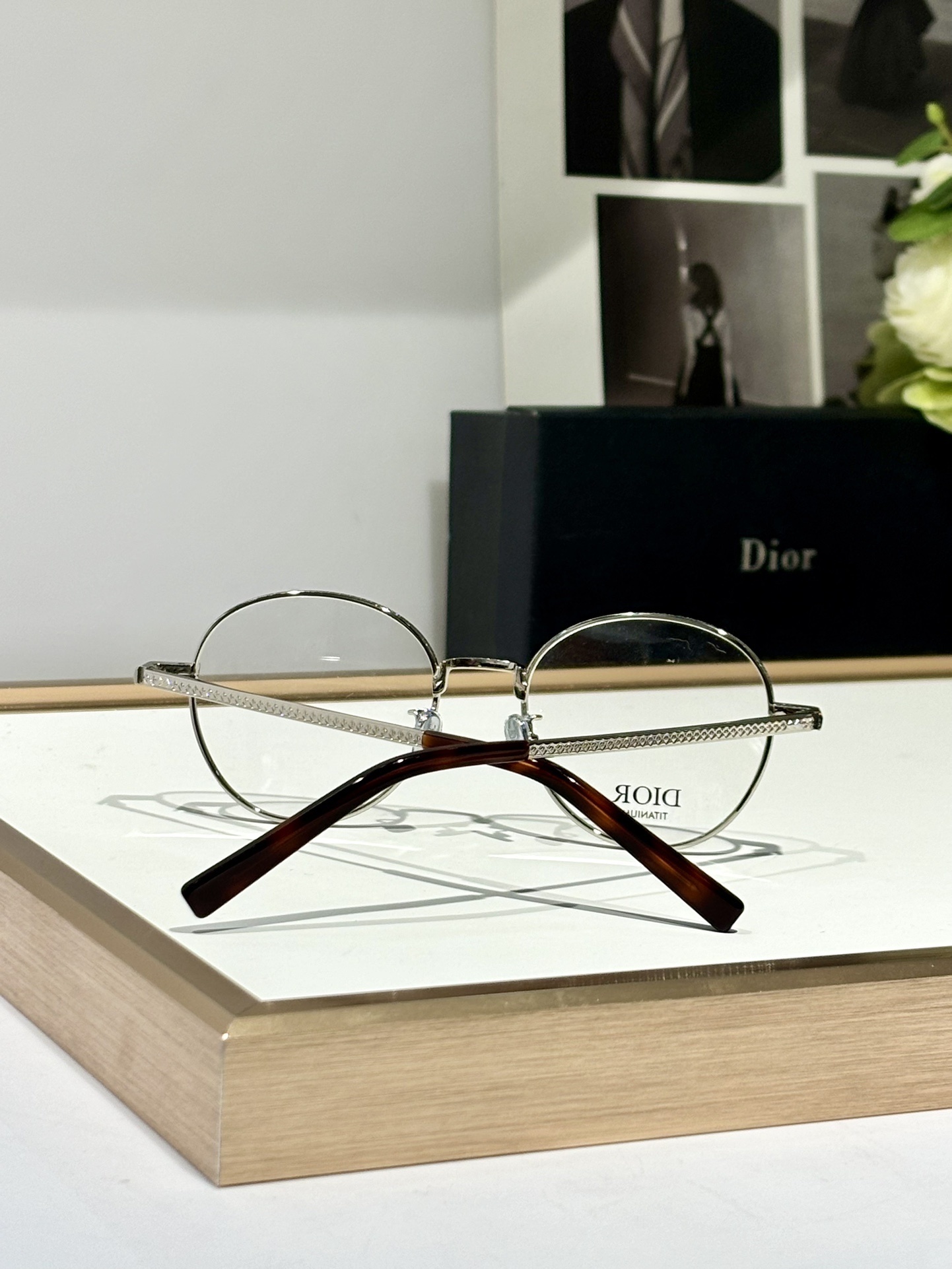 Vintage Round Silver Metal Eyeglasses with Textured Temples