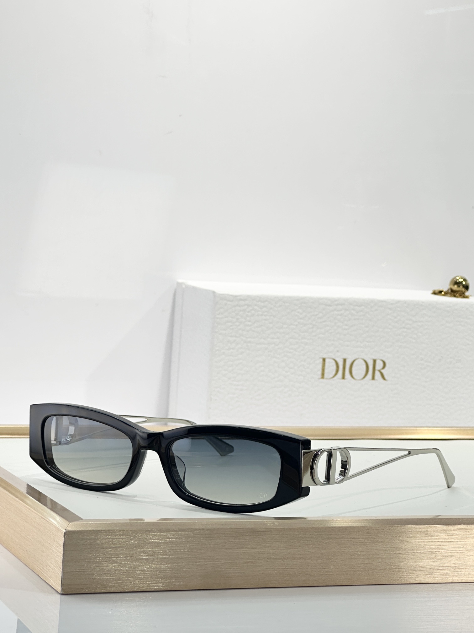 Luxury Dior MissDior B1U Rectangular Designer Sunglasses