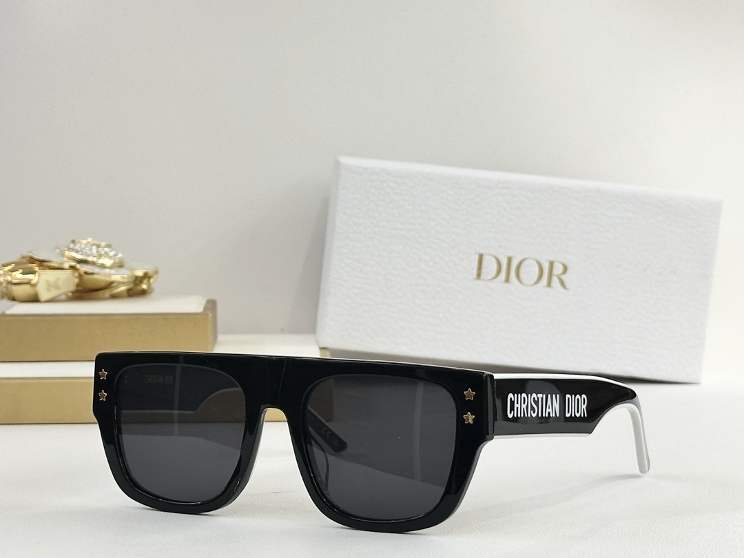 Christian Dior Oversized Square Sunglasses – Luxury Fashion Eyewear