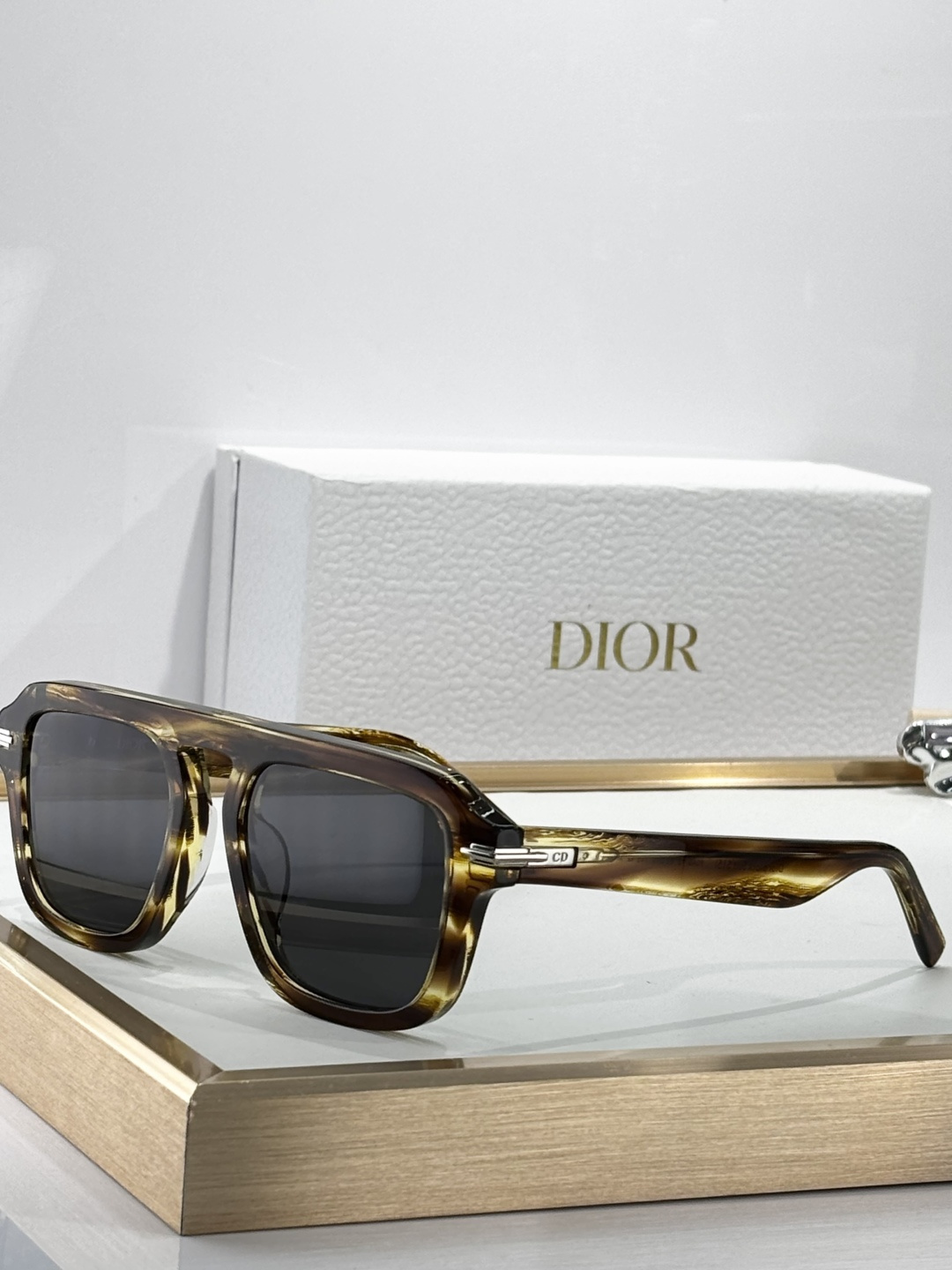 Dior BlackSuit Navigator Sunglasses – Premium Luxury Eyewear