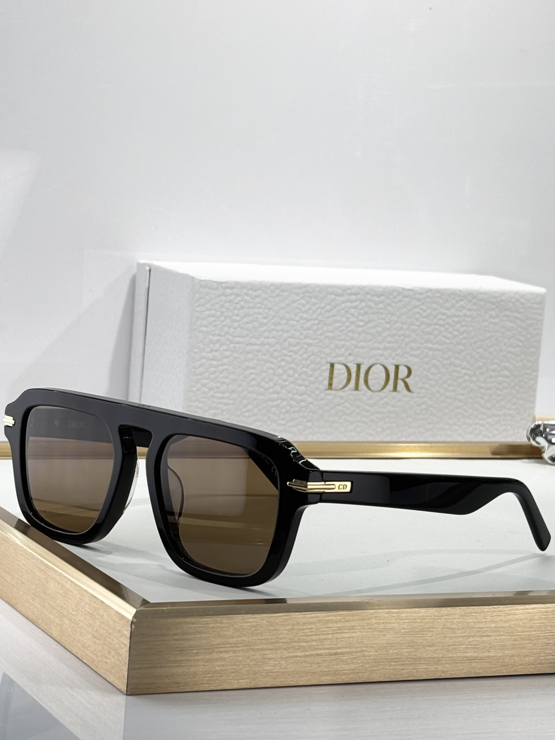 Dior BlackSuit Navigator Sunglasses – Premium Luxury Eyewear