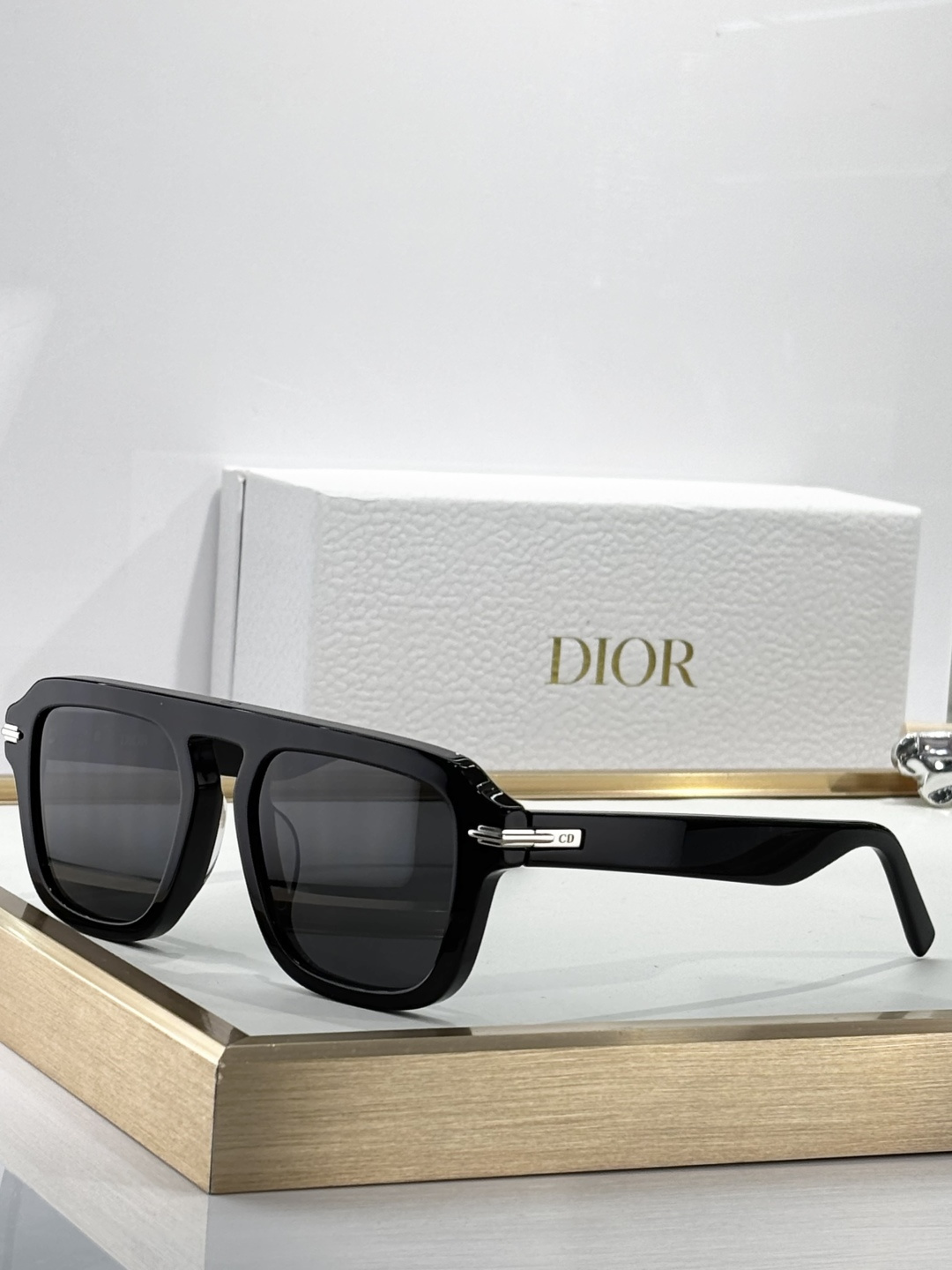Dior BlackSuit Navigator Sunglasses – Premium Luxury Eyewear