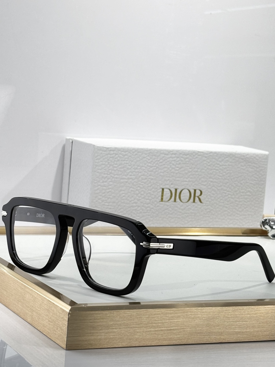 Dior BlackSuit Navigator Sunglasses – Premium Luxury Eyewear