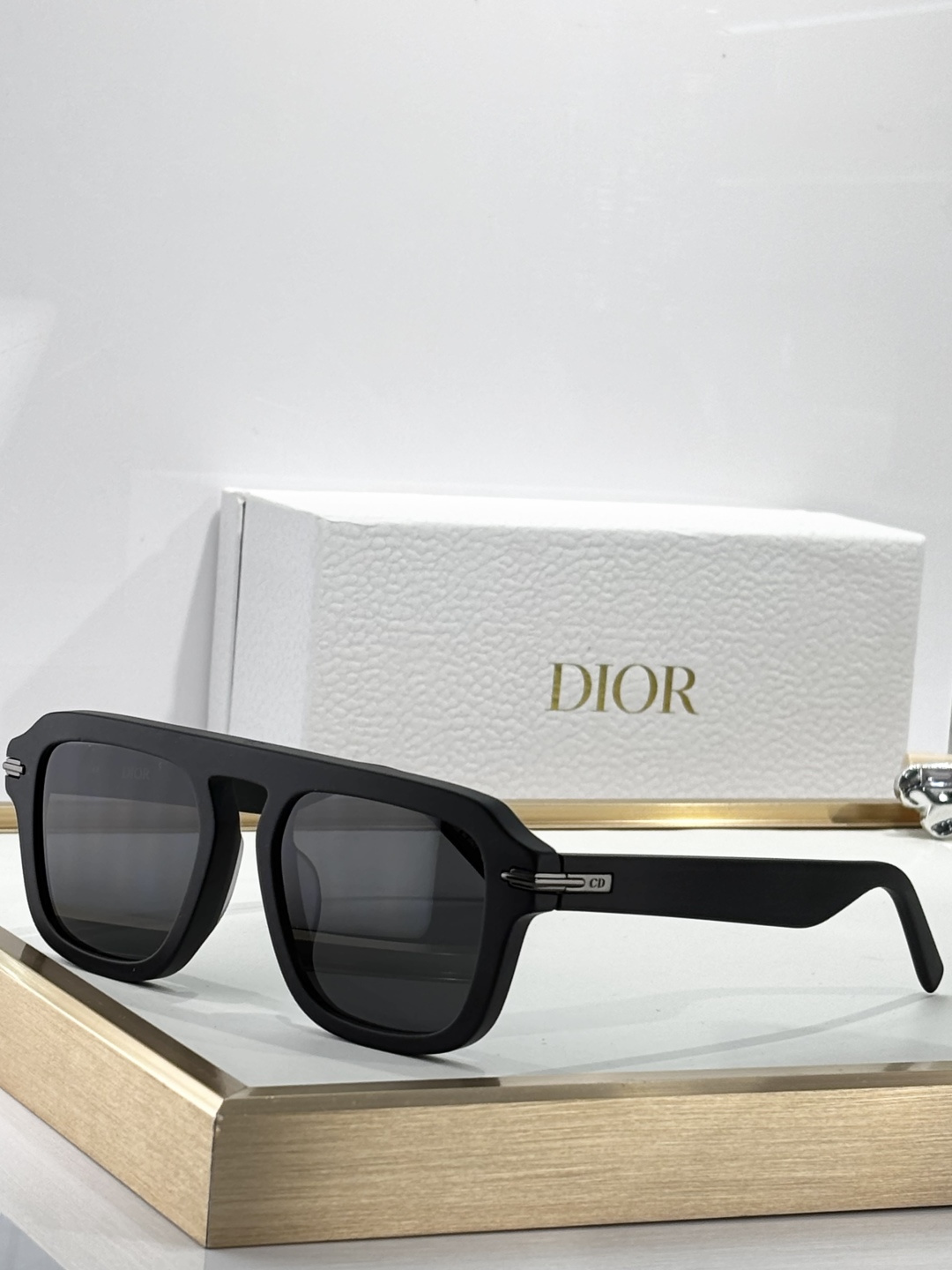 Dior BlackSuit Navigator Sunglasses – Premium Luxury Eyewear