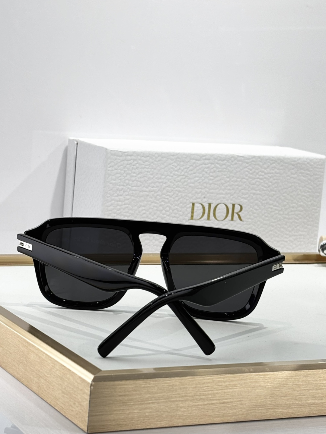 Dior BlackSuit Navigator Sunglasses – Premium Luxury Eyewear