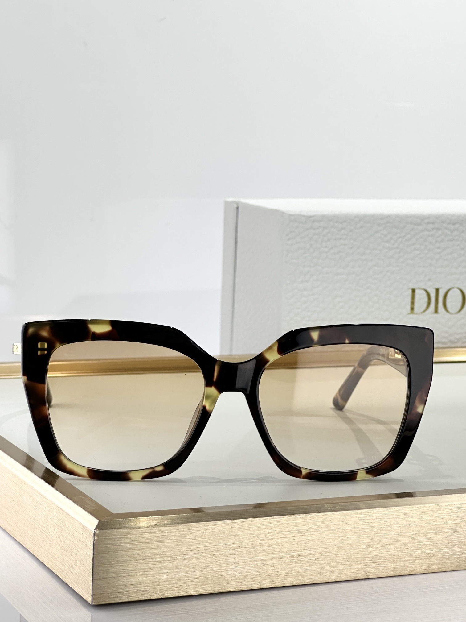 Dior Tortoise Shell Square Sunglasses – Luxury Designer Eyewear
