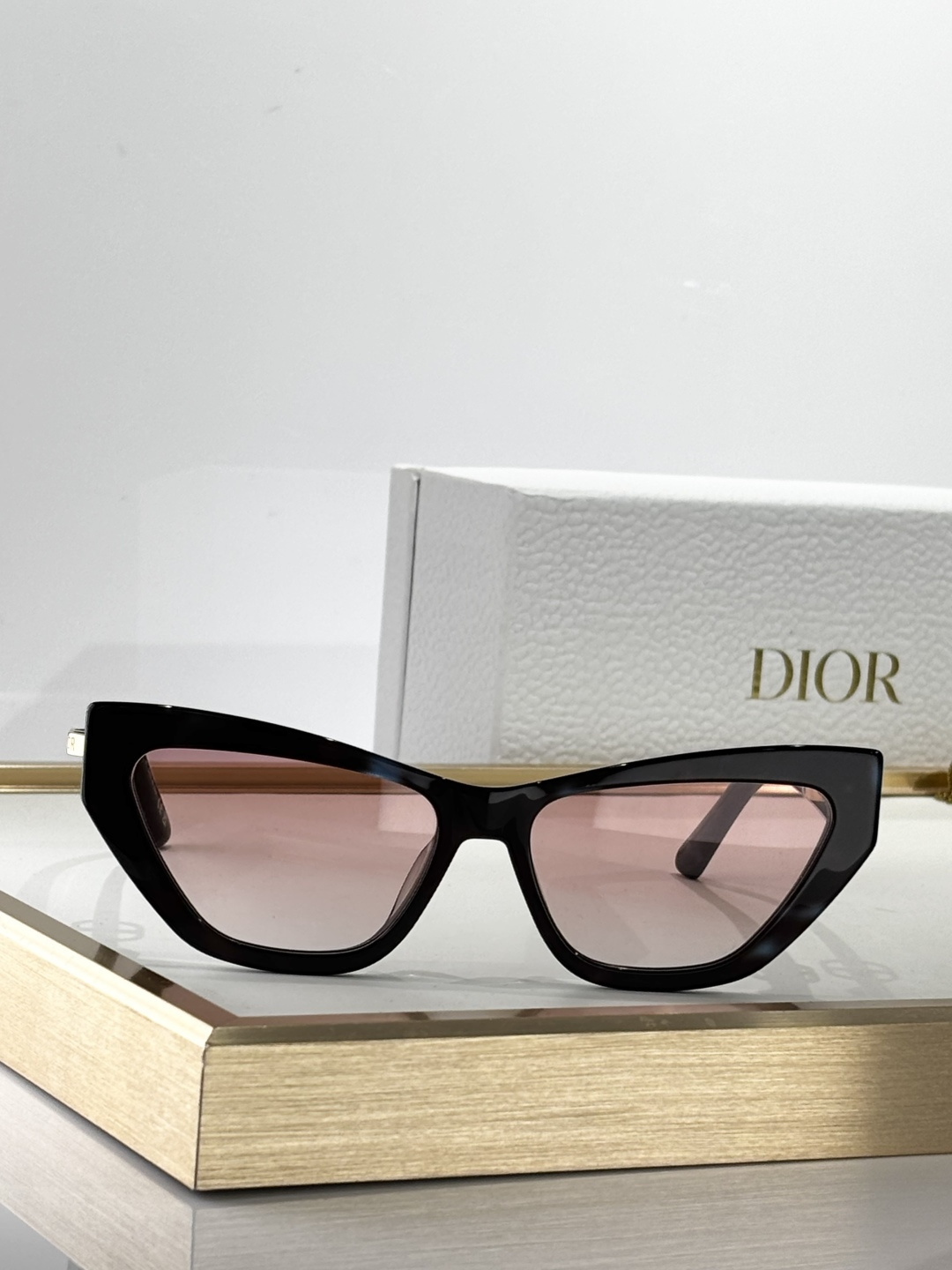 Dior Black Cat-Eye Sunglasses Gradient Lens