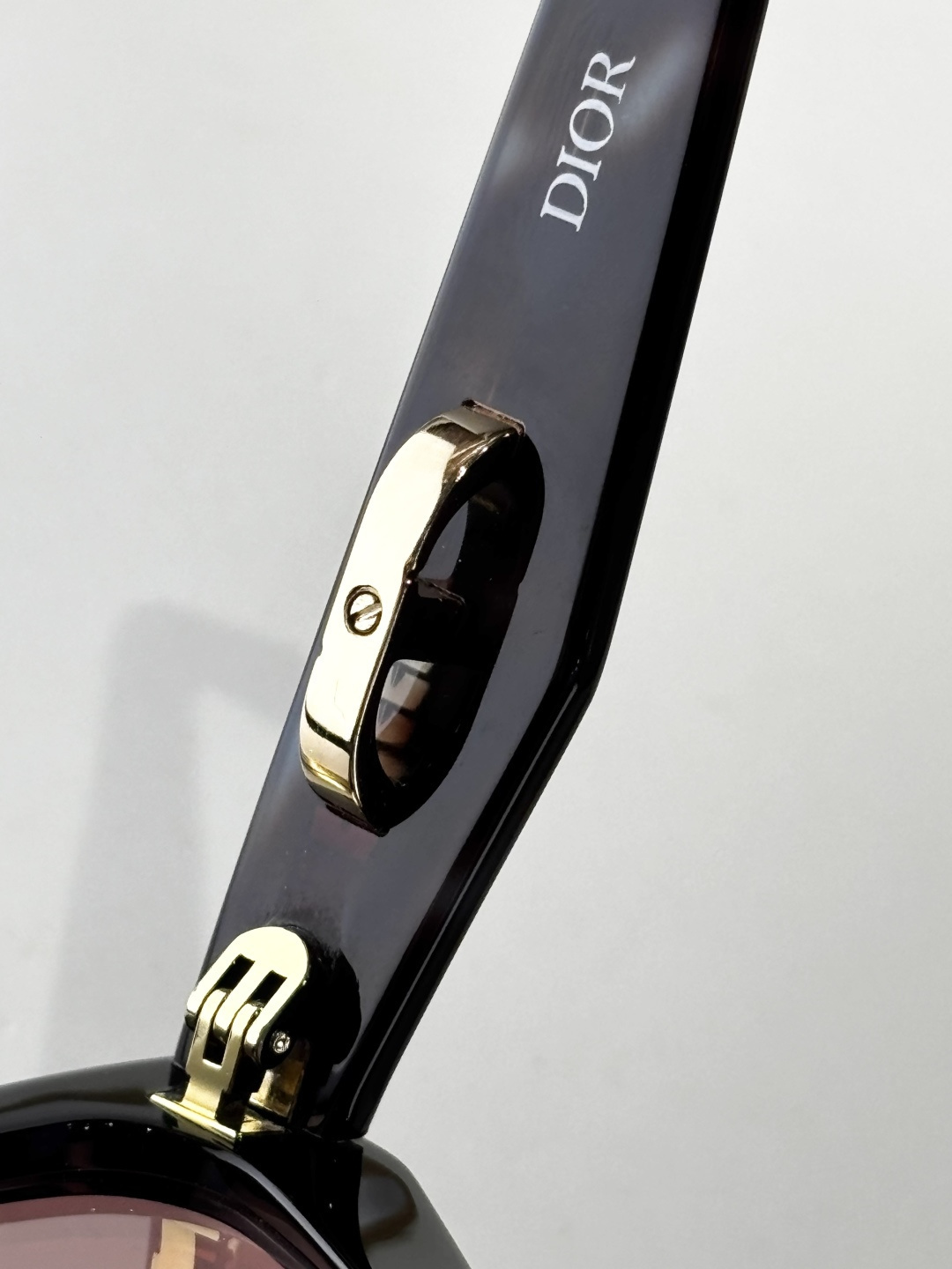 Dior Cat-Eye Sunglasses – Luxury Gradient Lens Eyewear